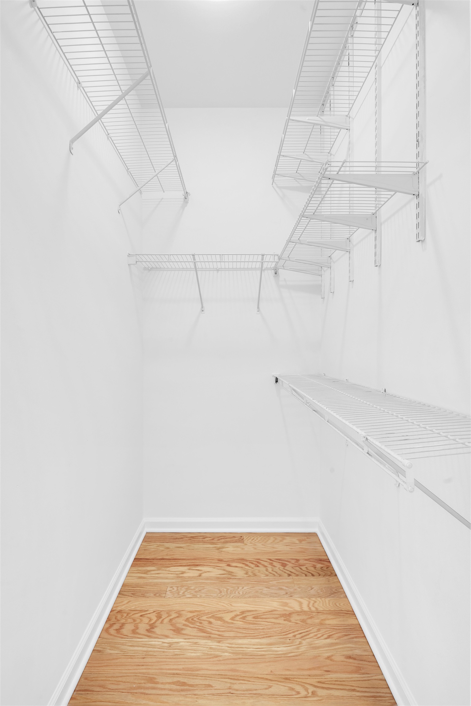 1300 GRAND ST Unit: 521