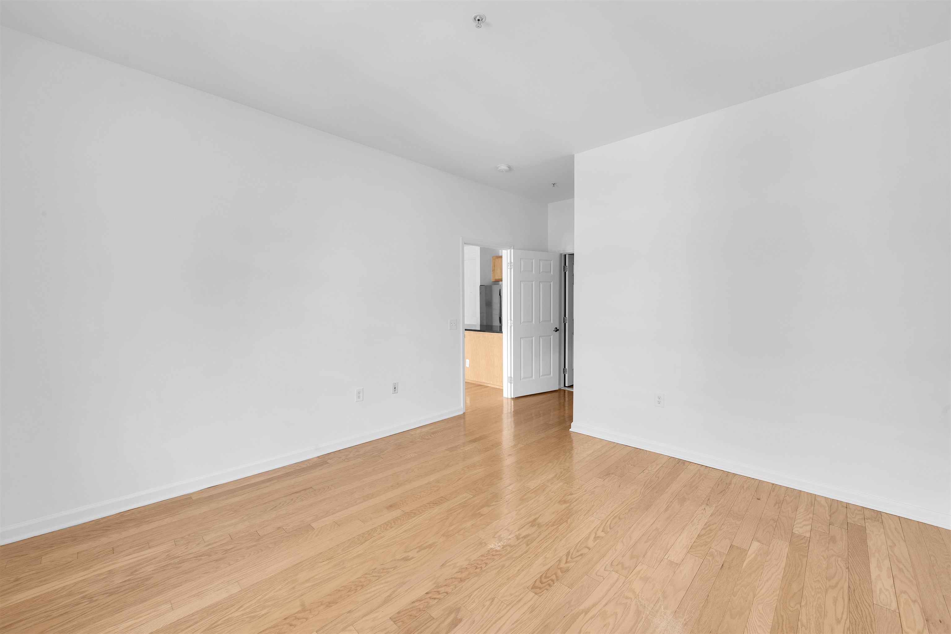 1300 GRAND ST Unit: 521