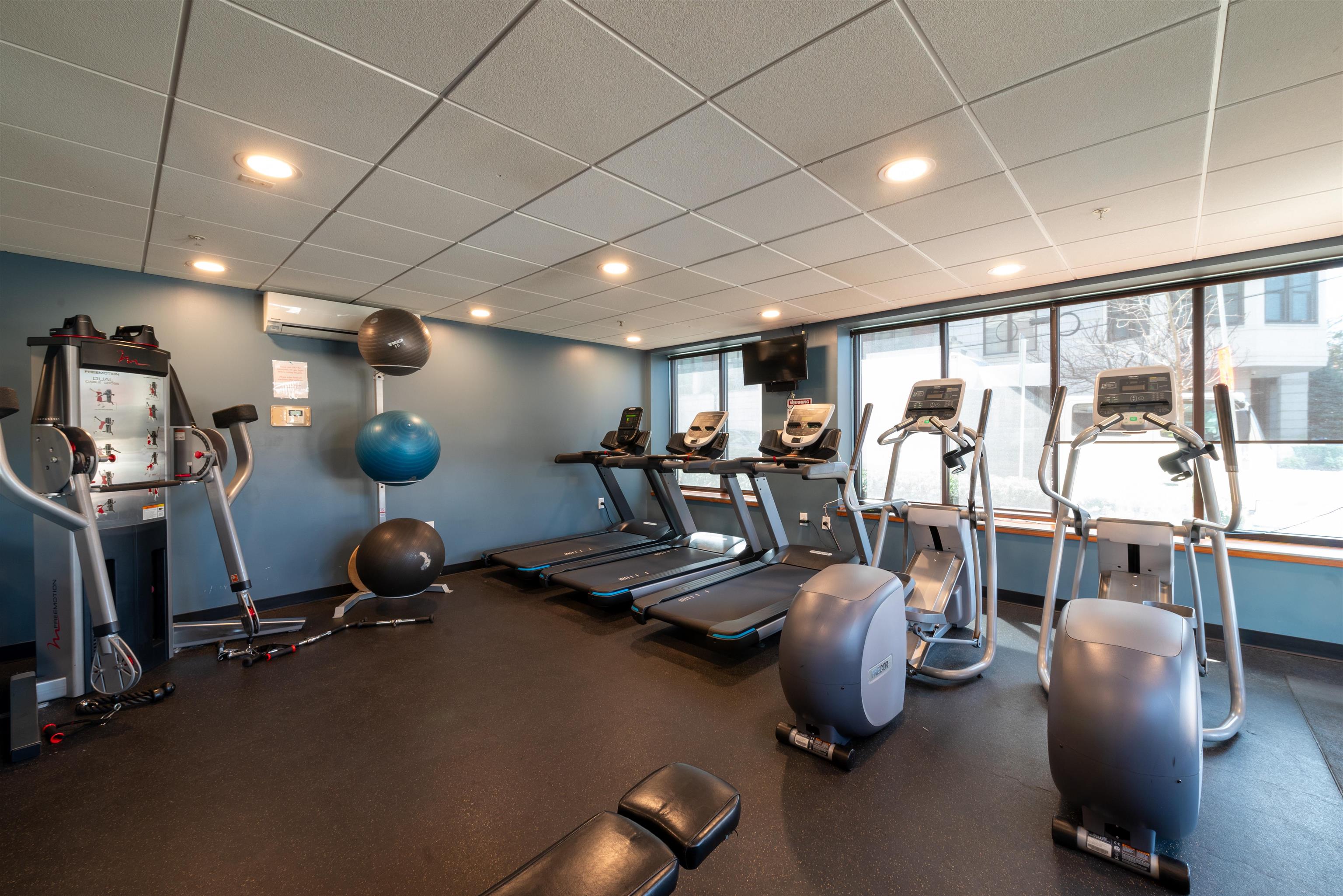 1300 GRAND ST Unit: 521