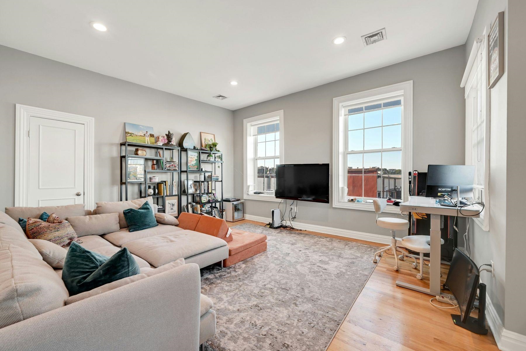 1015 GRAND ST Unit: 5G