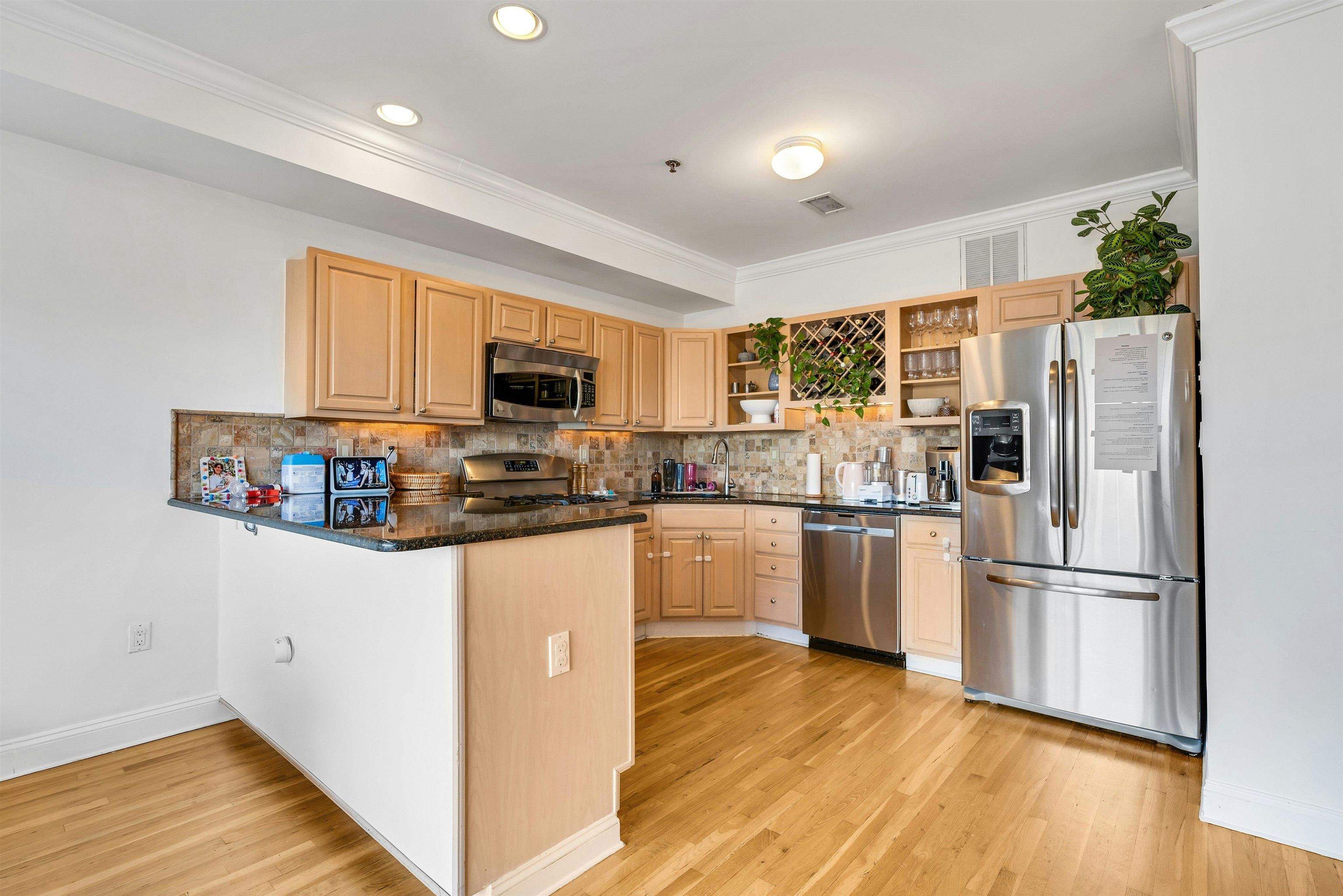 99 PARK AVE Unit: 5D