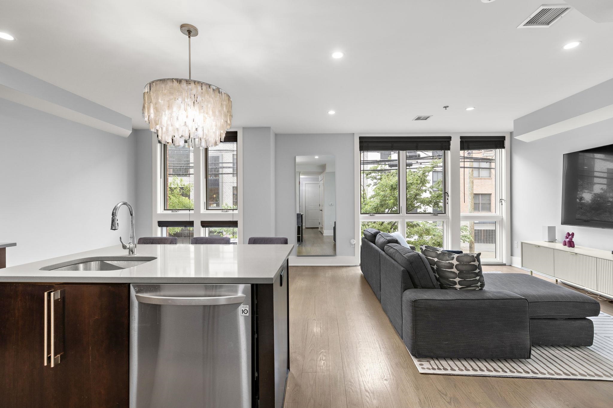 89 JEFFERSON ST Unit: 2D
