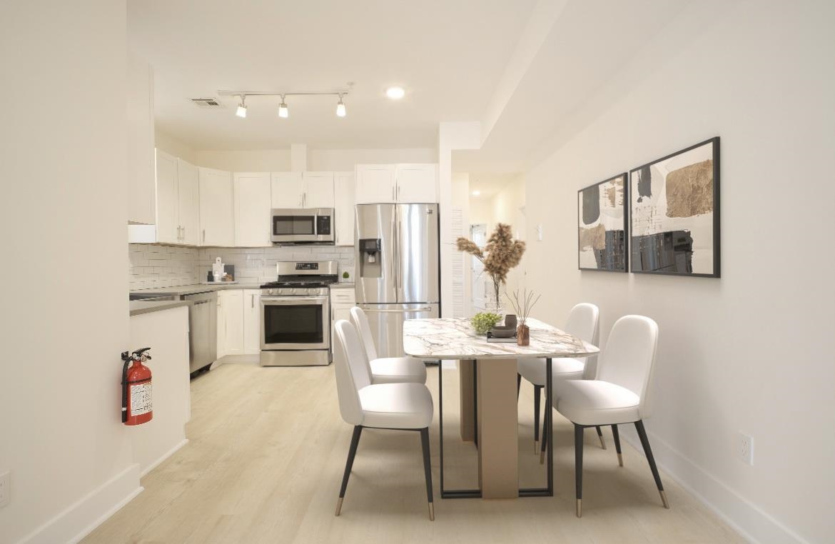 107 LAIDLAW AVE Unit: 2