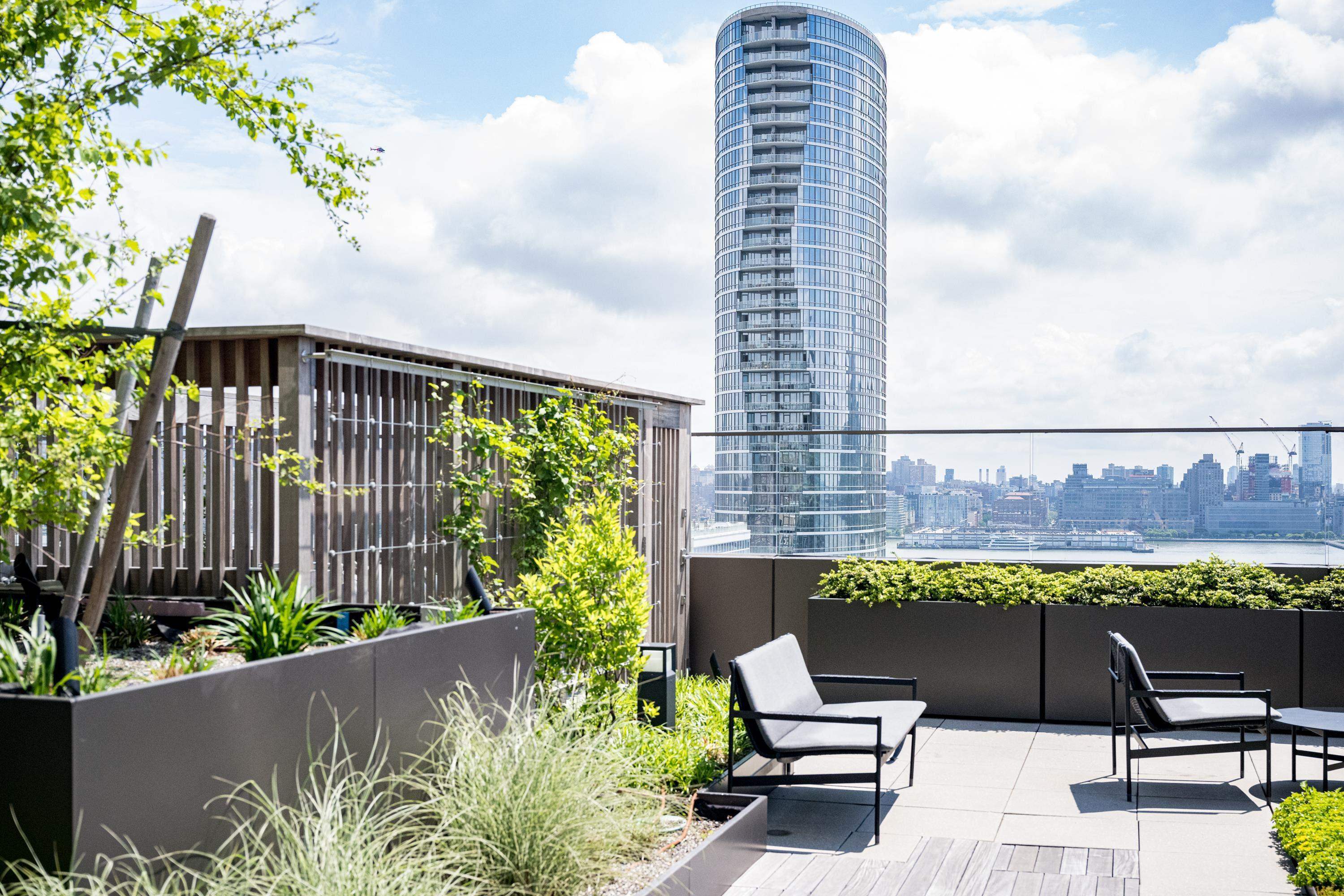 75 PARK LANE SOUTH Unit: PH1-03