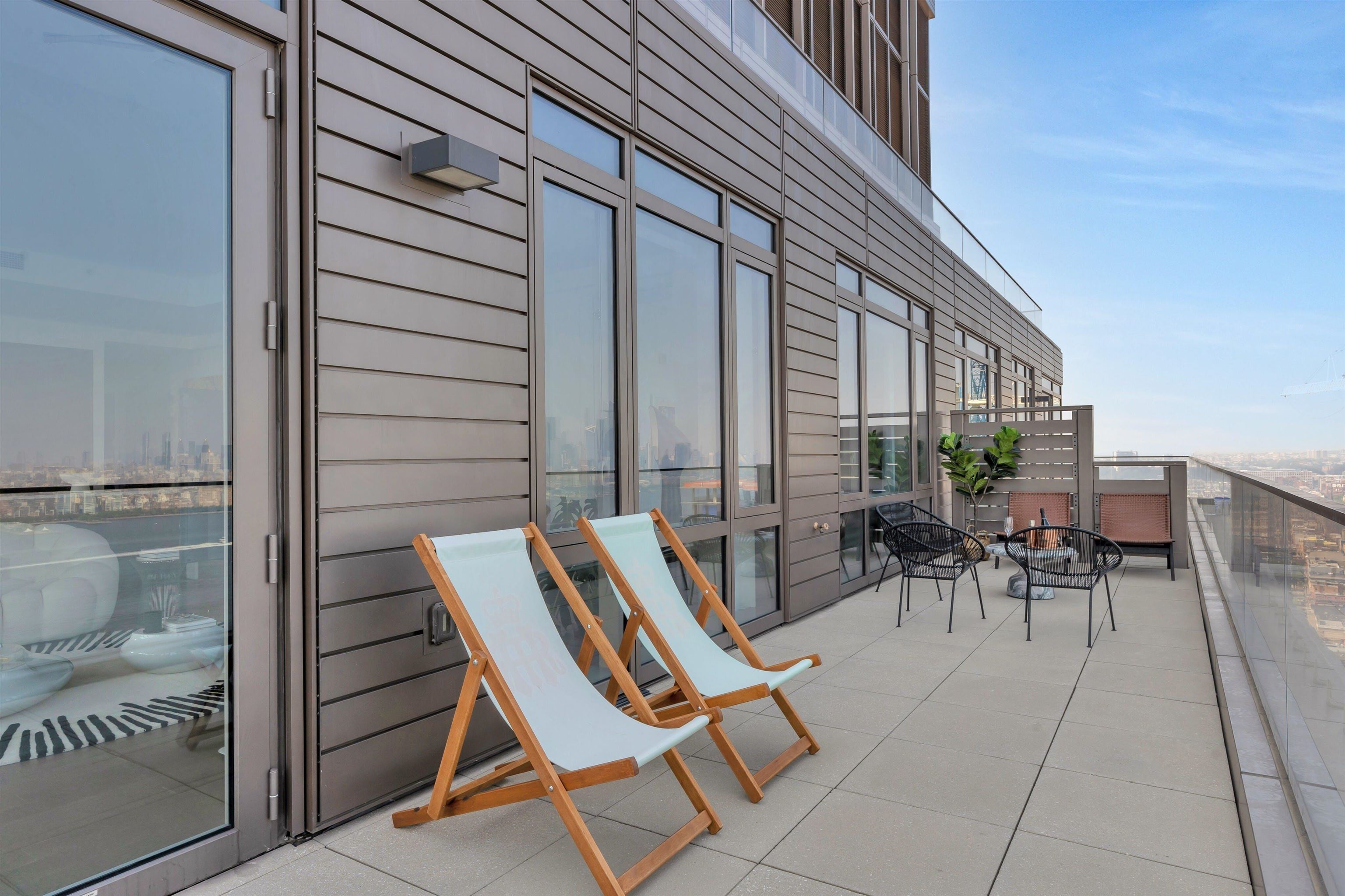 75 PARK LANE SOUTH Unit: PH1-03