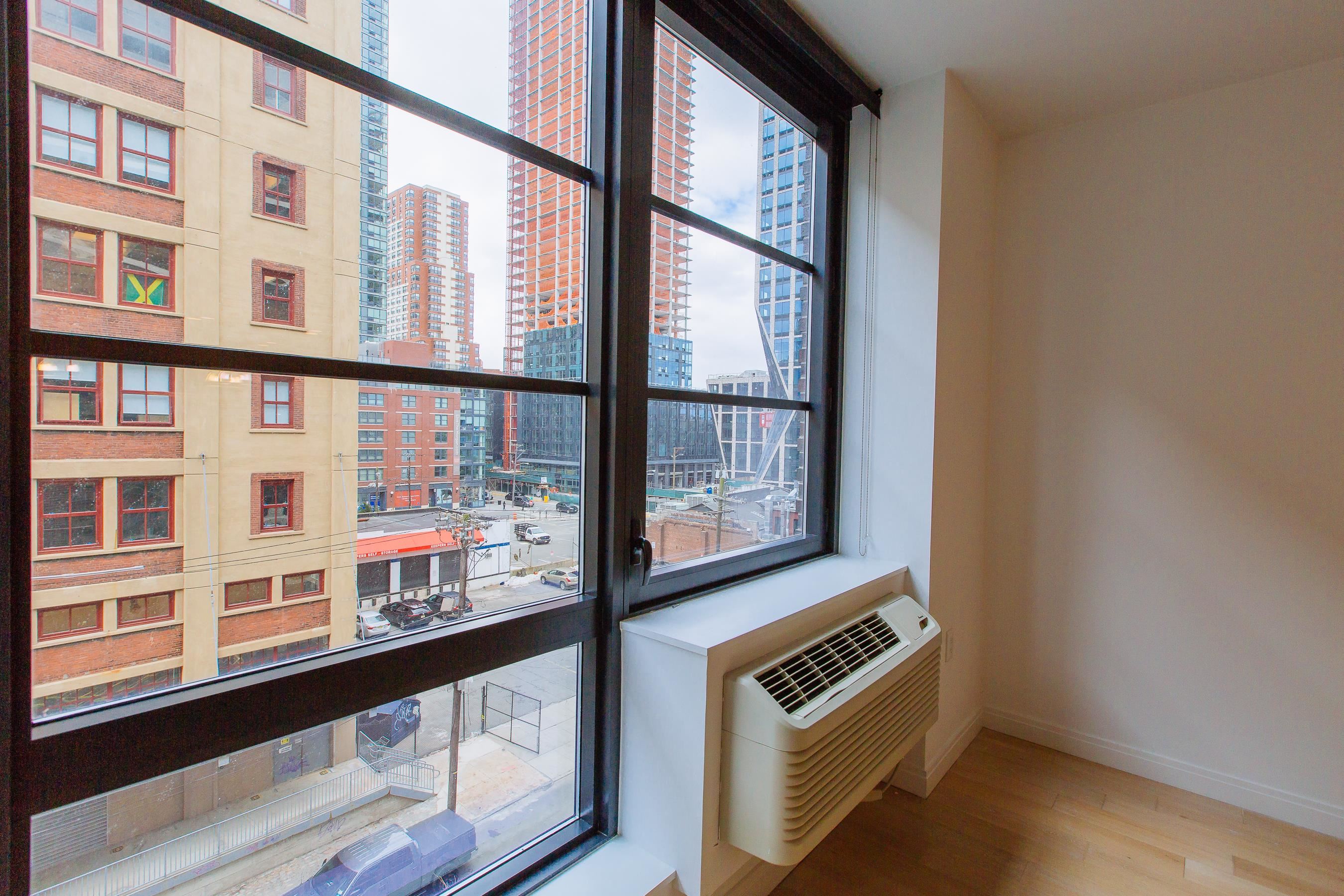 160 1ST ST Unit: 506