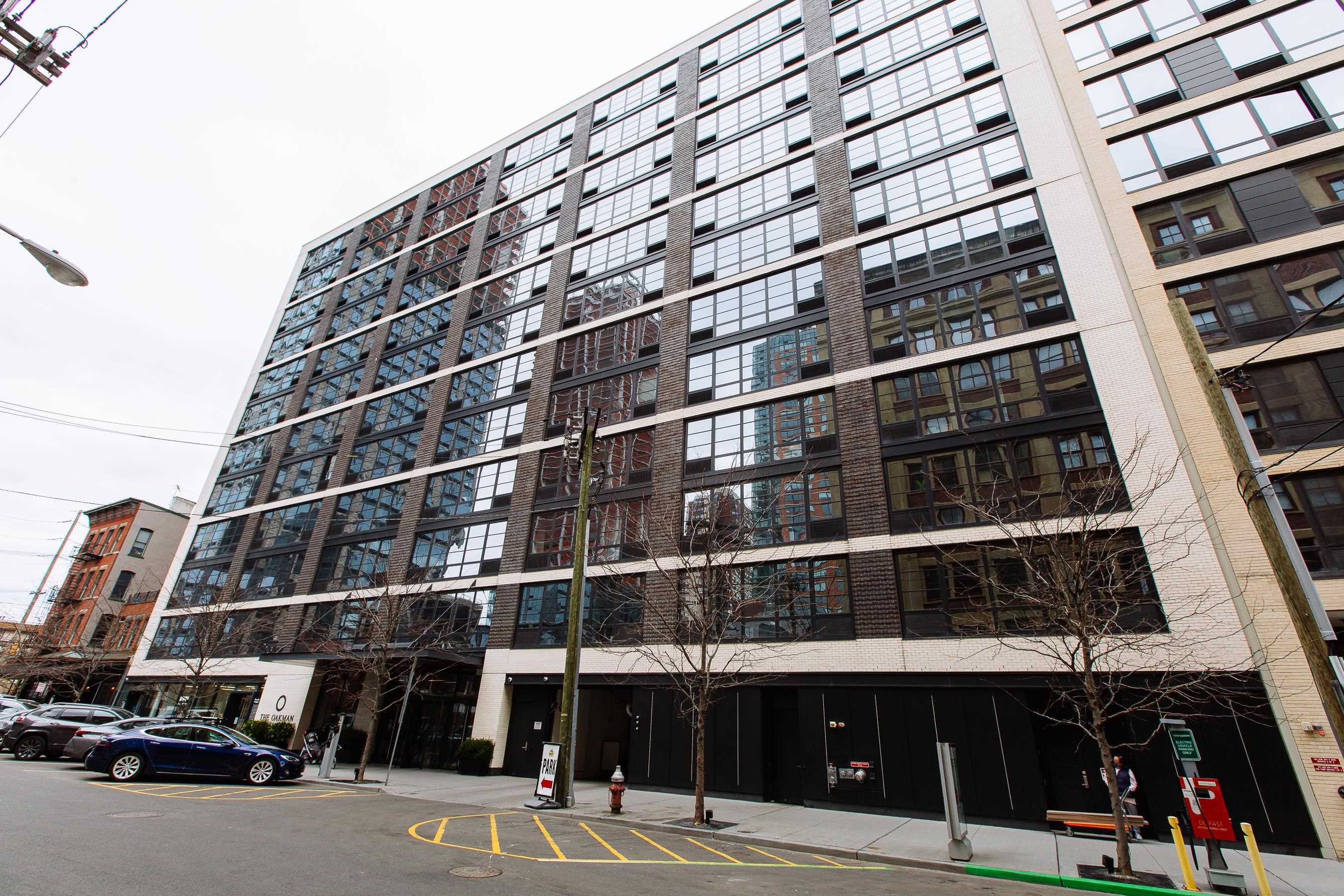 160 1ST ST Unit: 506