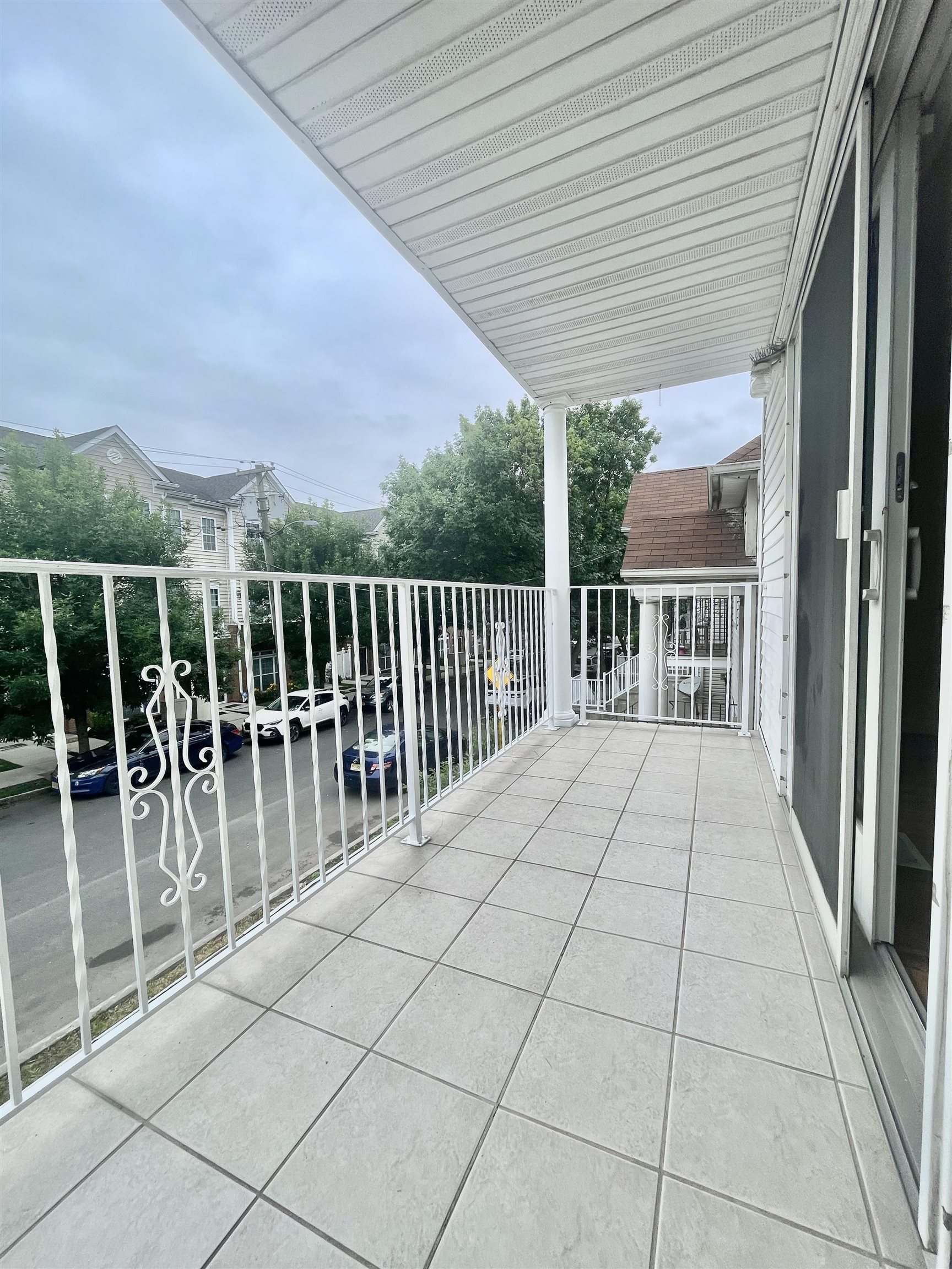 264 CUSTER AVE Unit: 1