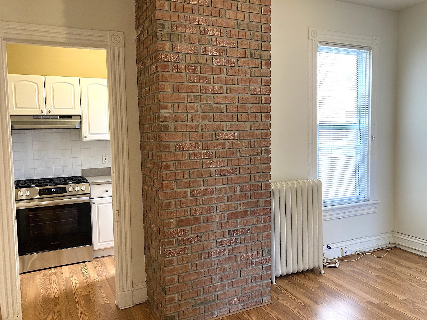 284 MAGNOLIA AVE Unit: 2