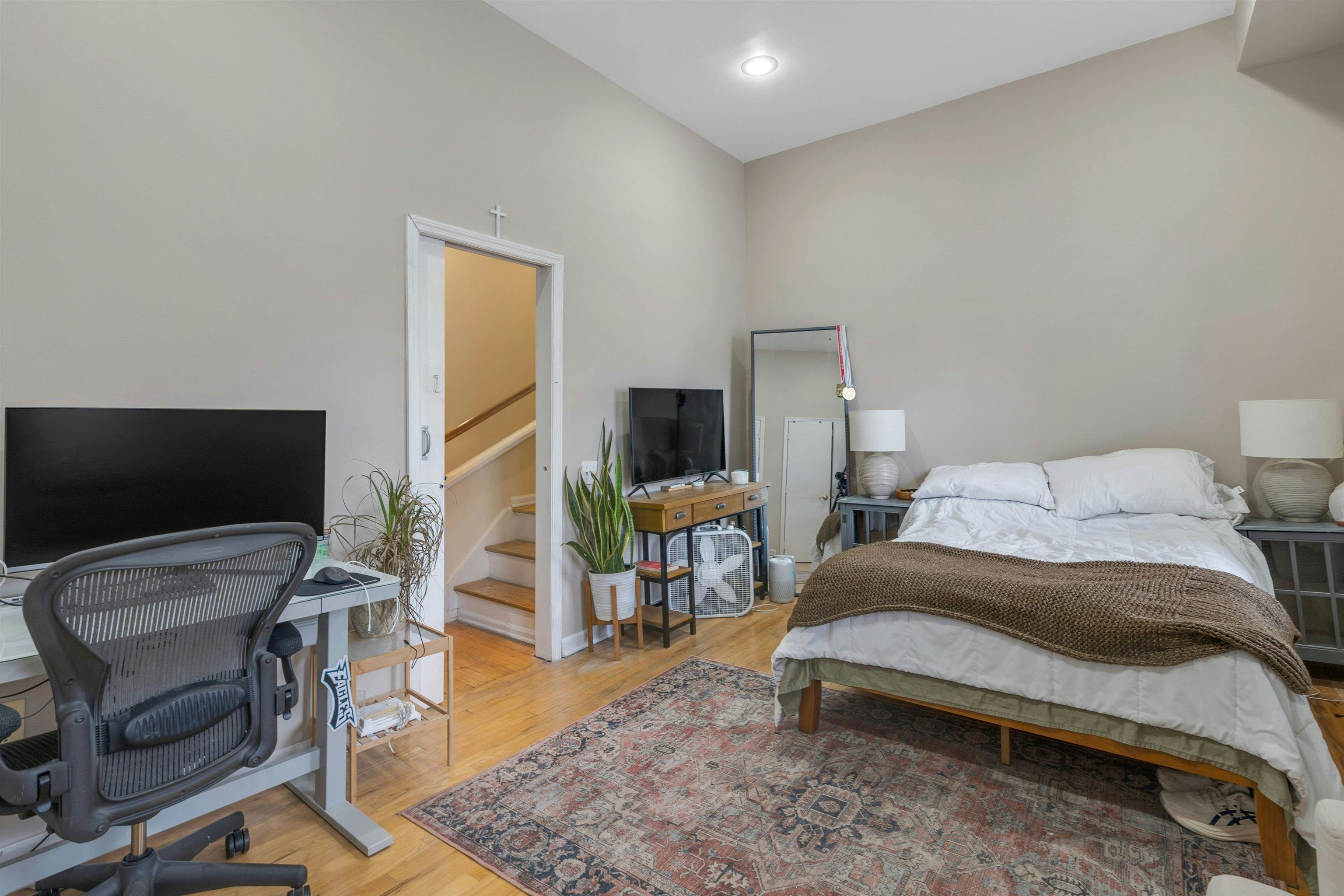 61 5TH ST Unit: 3