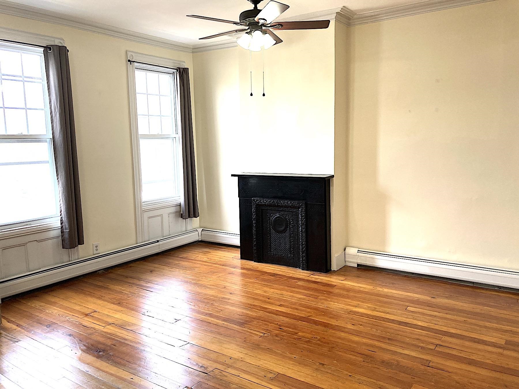 132 GRIFFITH ST Unit: 2