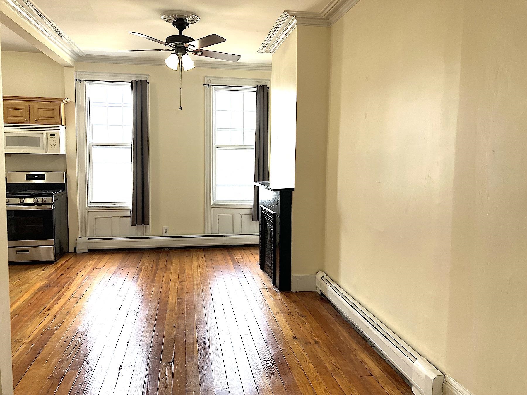 132 GRIFFITH ST Unit: 2