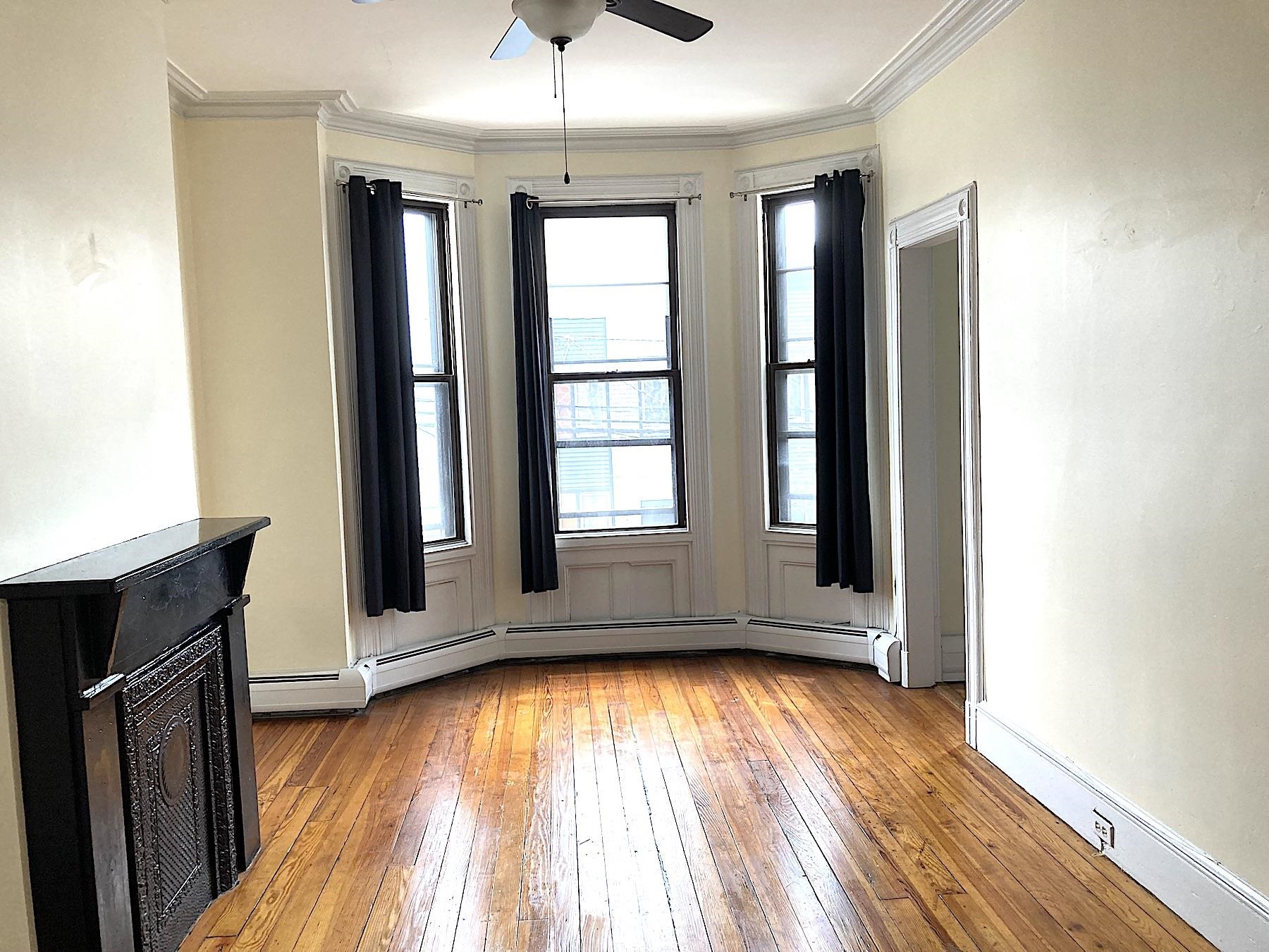 132 GRIFFITH ST Unit: 2