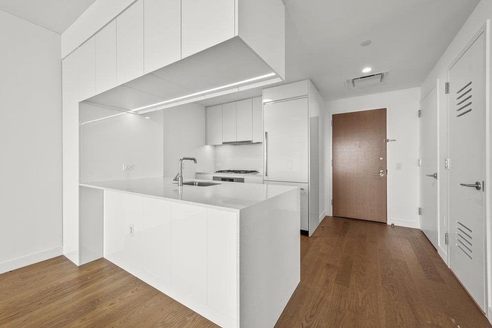 99 HUDSON ST Unit: 6300