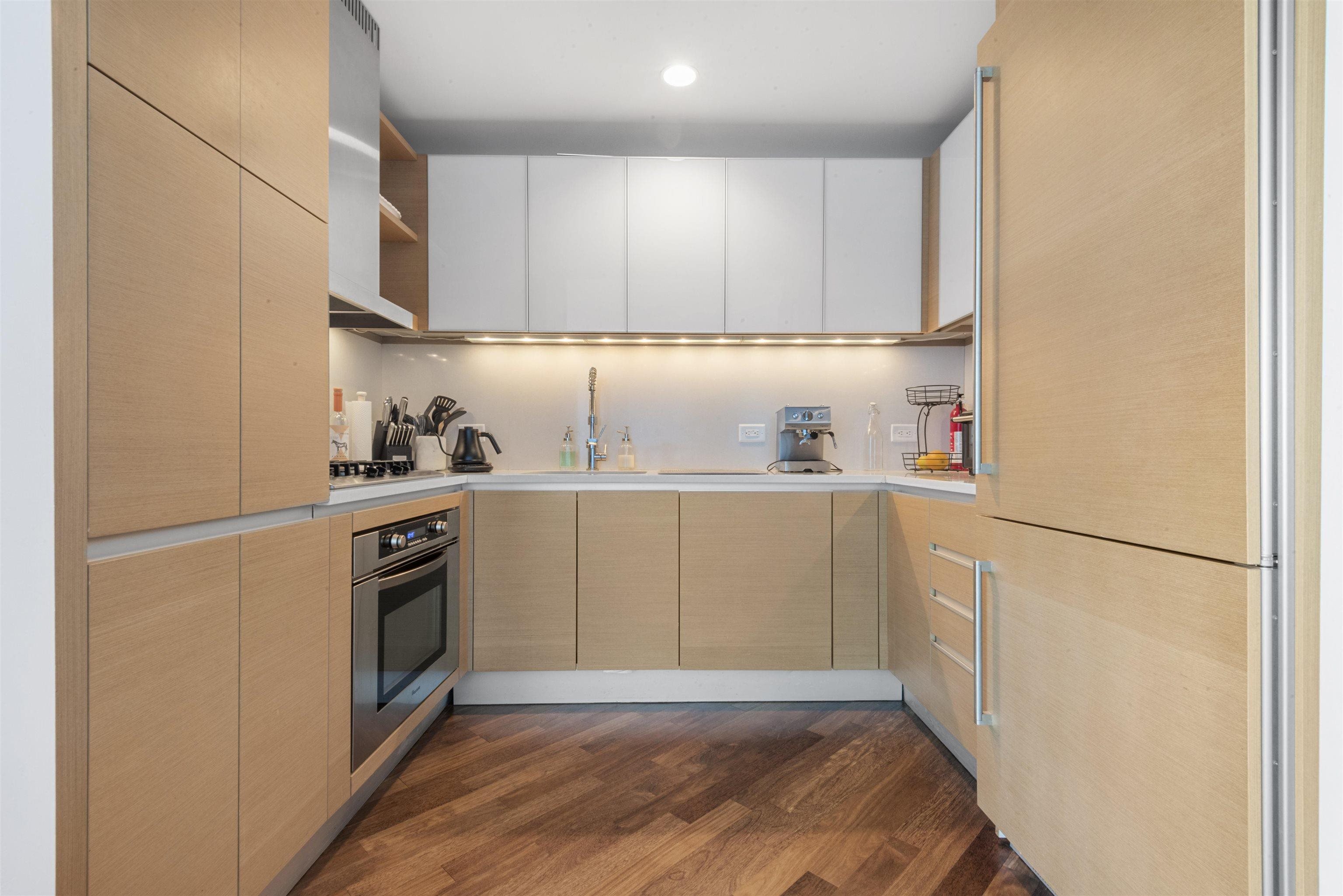 77 HUDSON ST Unit: 2102