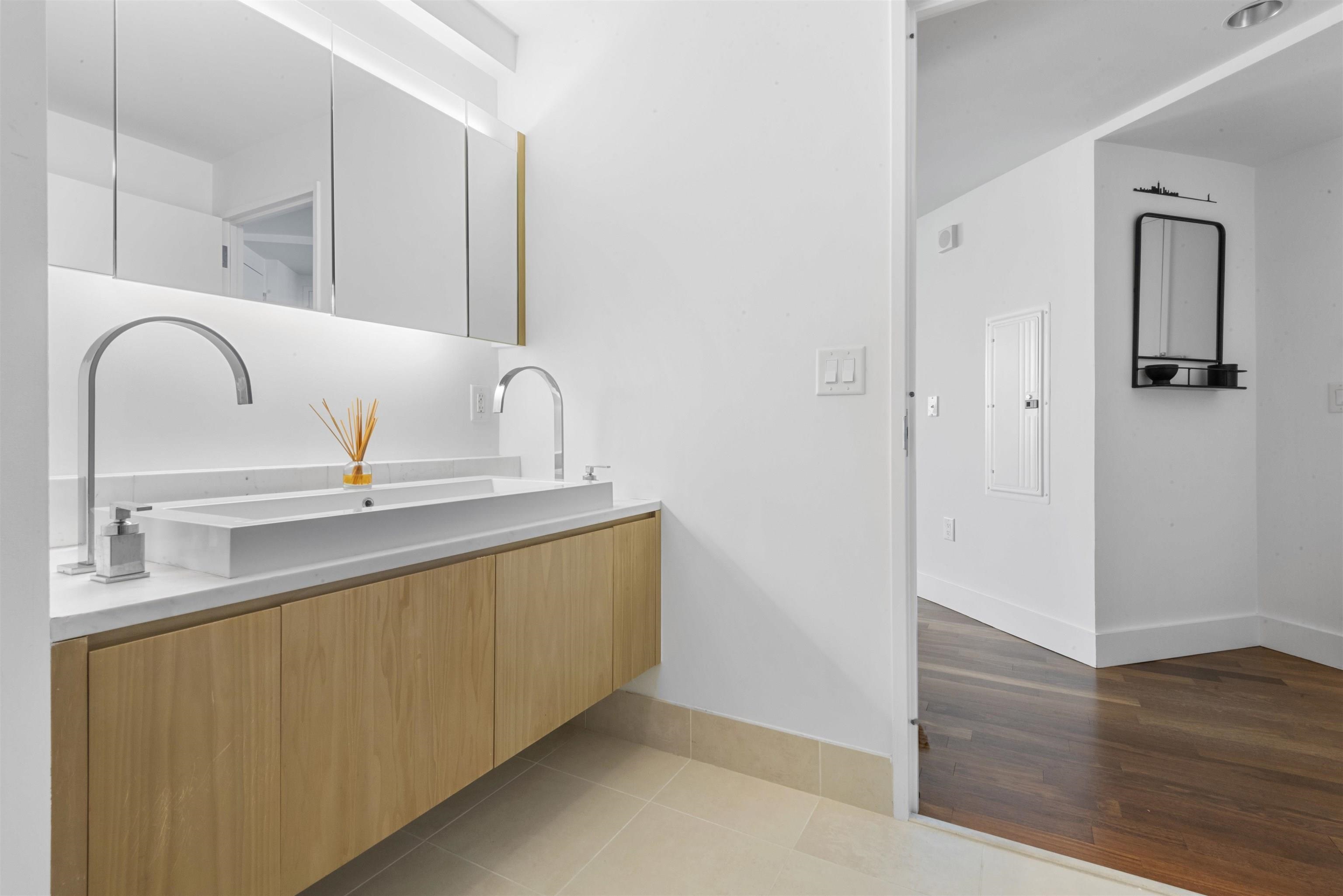 77 HUDSON ST Unit: 2102