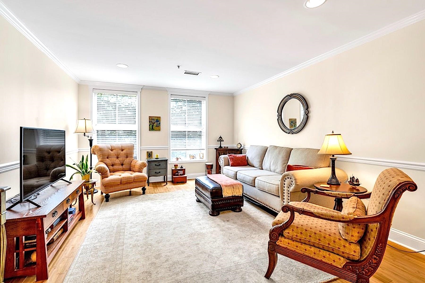 812 GRAND ST Unit: 208