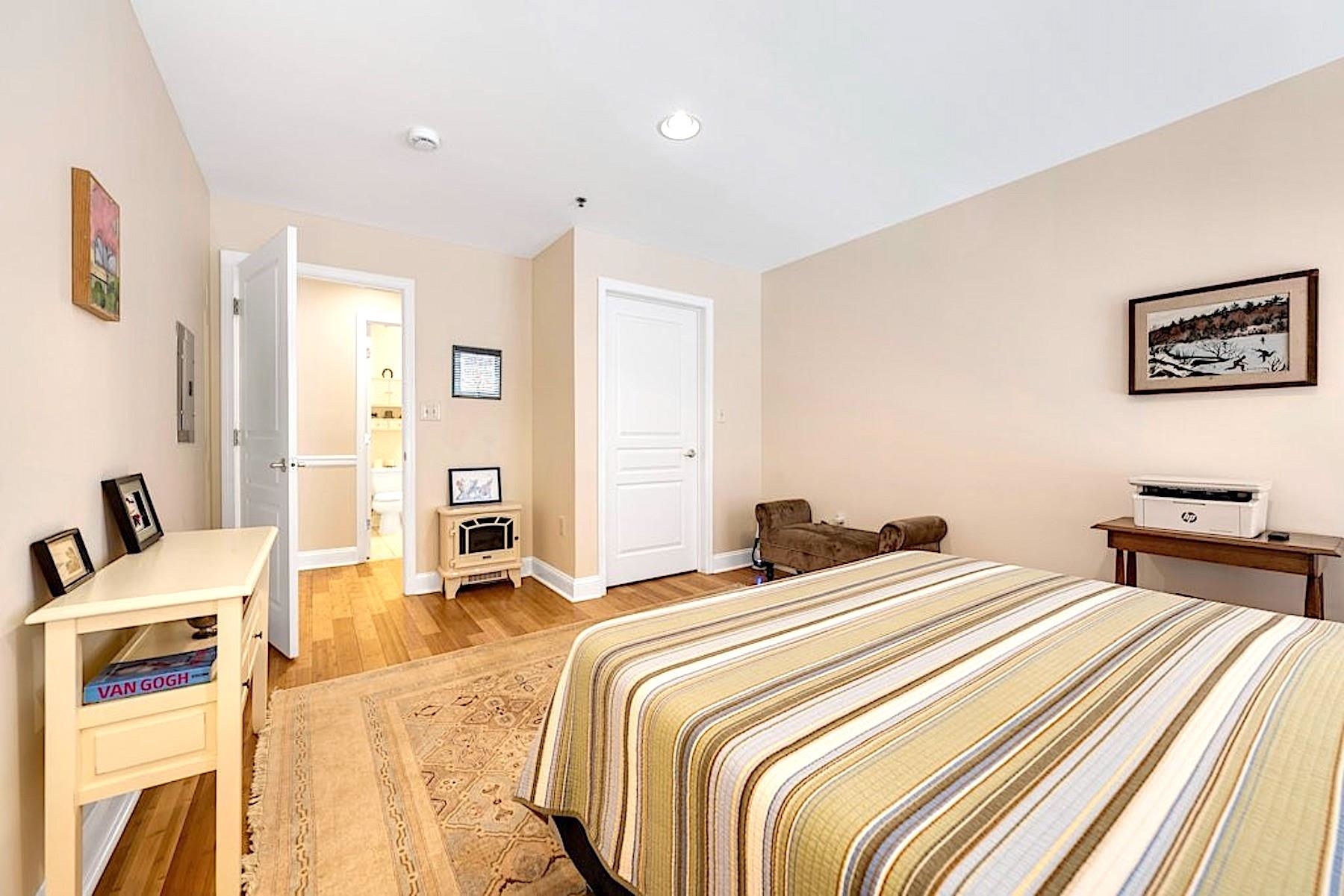 812 GRAND ST Unit: 208