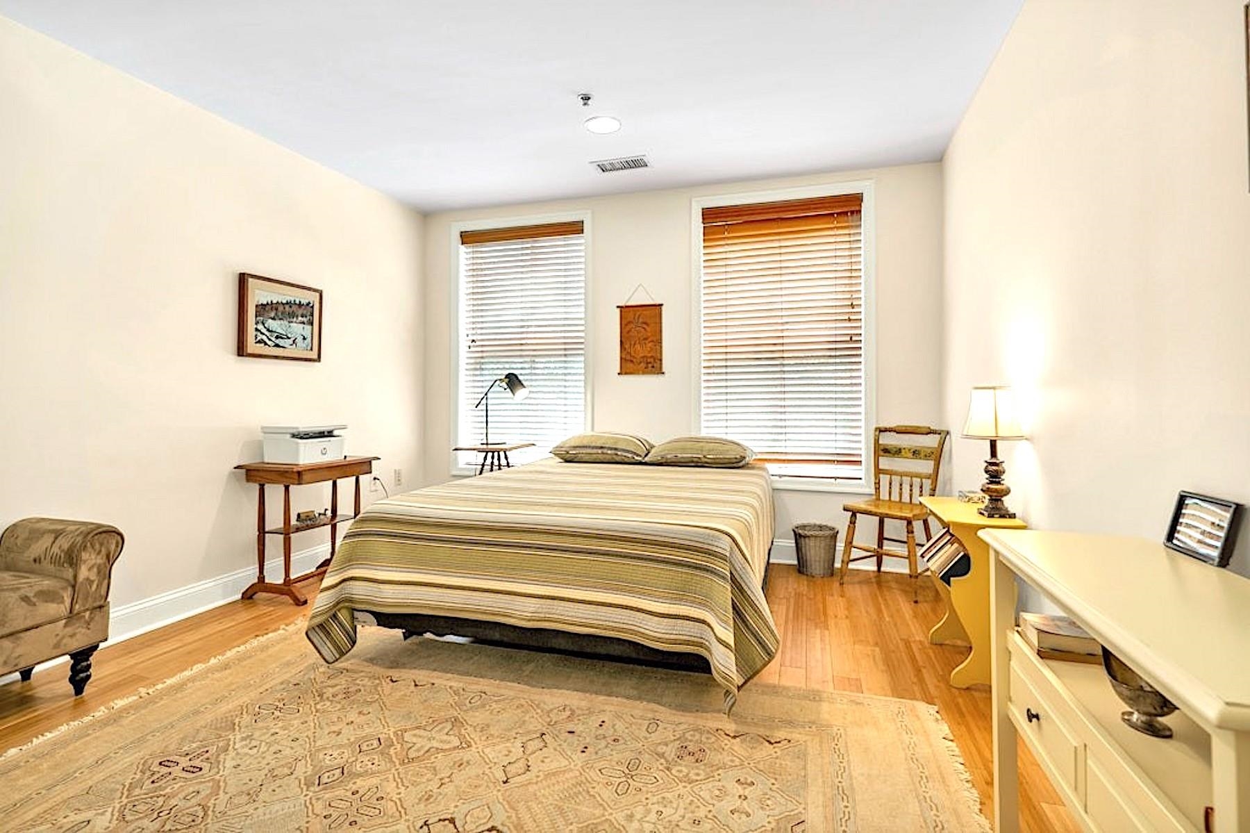 812 GRAND ST Unit: 208