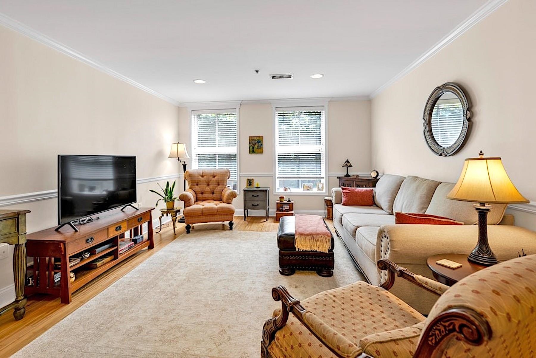 812 GRAND ST Unit: 208