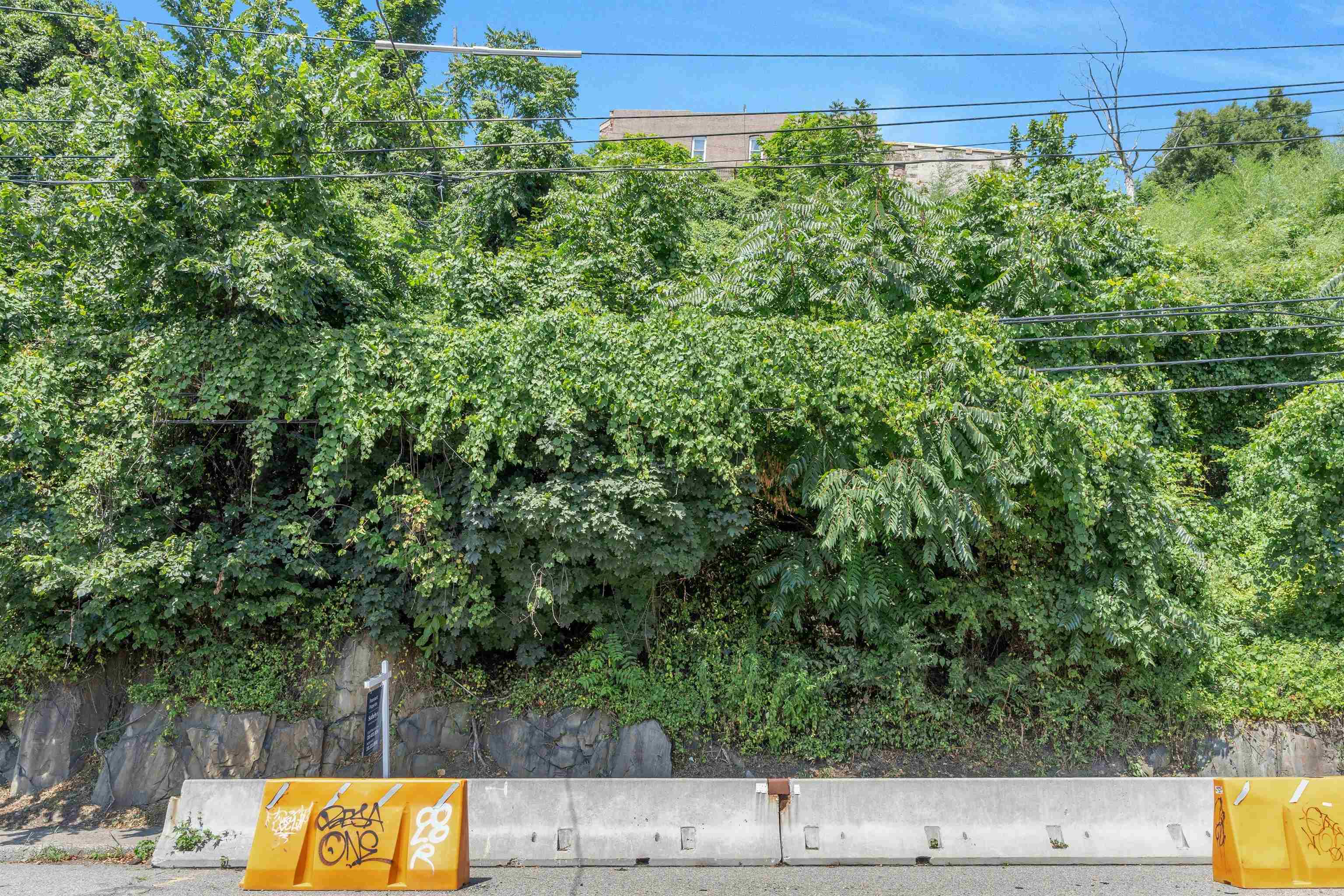 55 HACKENSACK PLANK RD