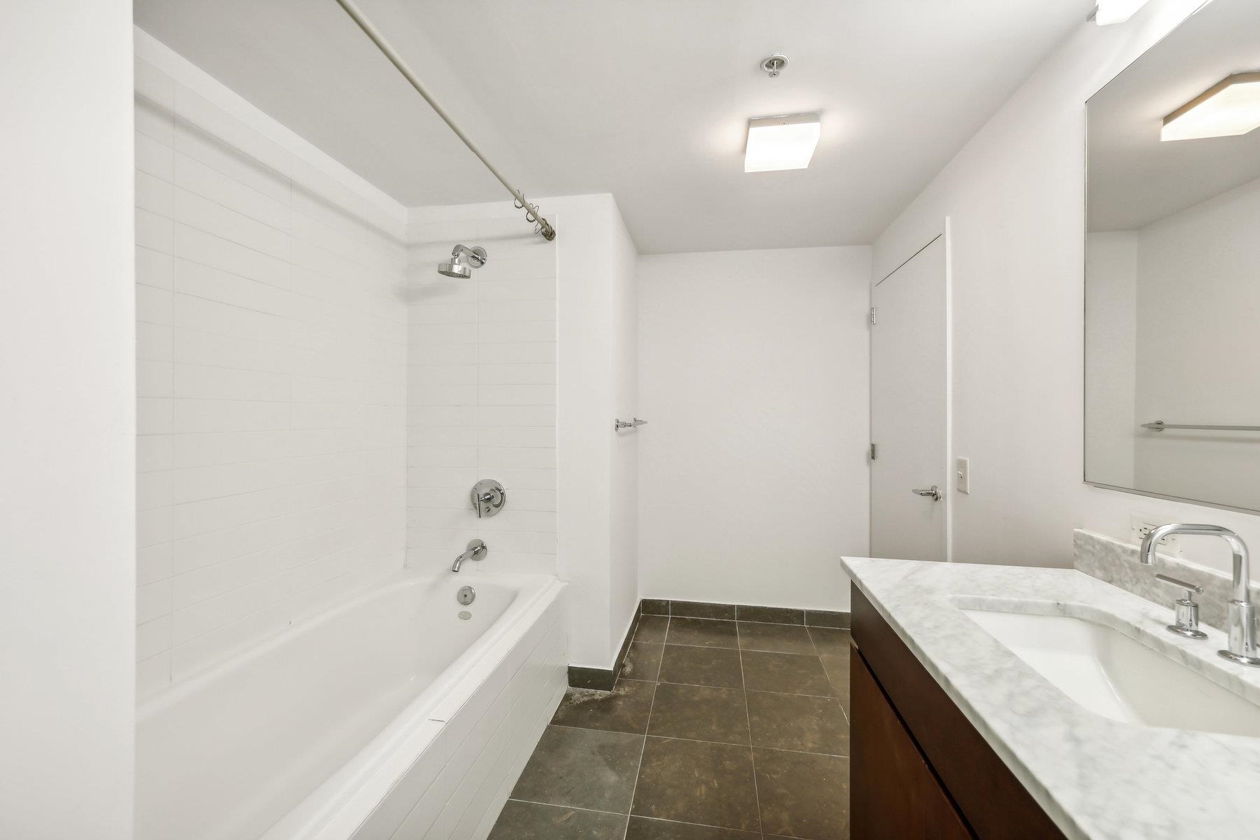 88 MORGAN ST Unit: 3406