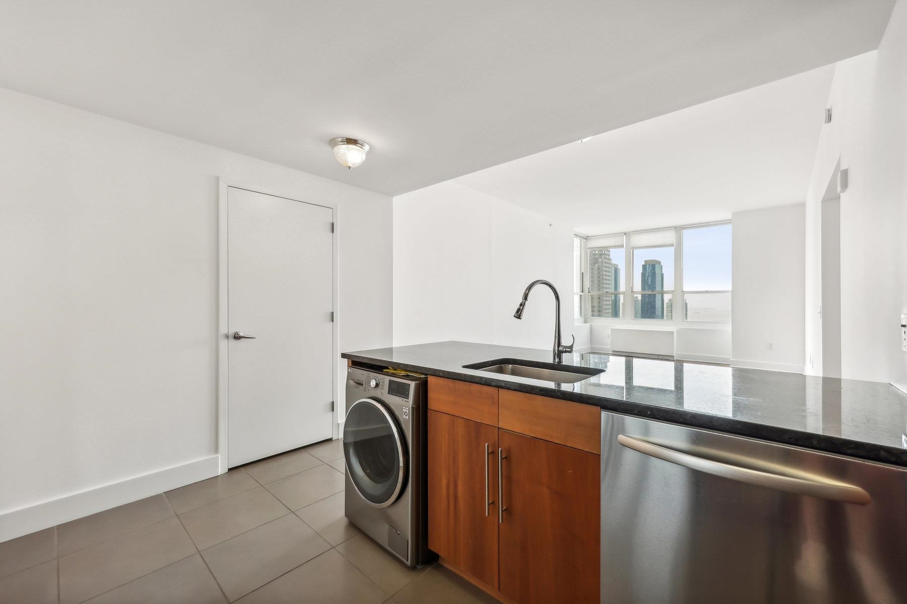 88 MORGAN ST Unit: 3406