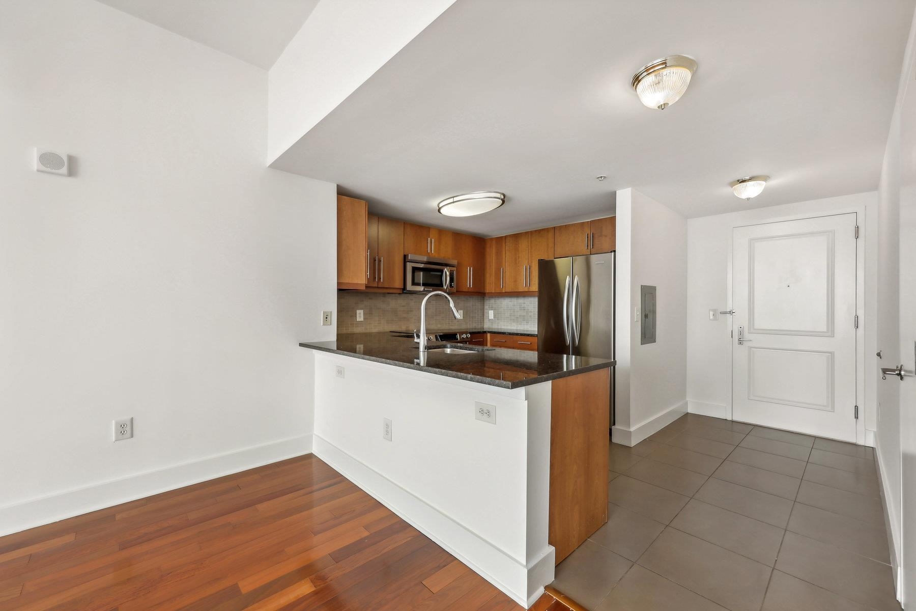 88 MORGAN ST Unit: 3406