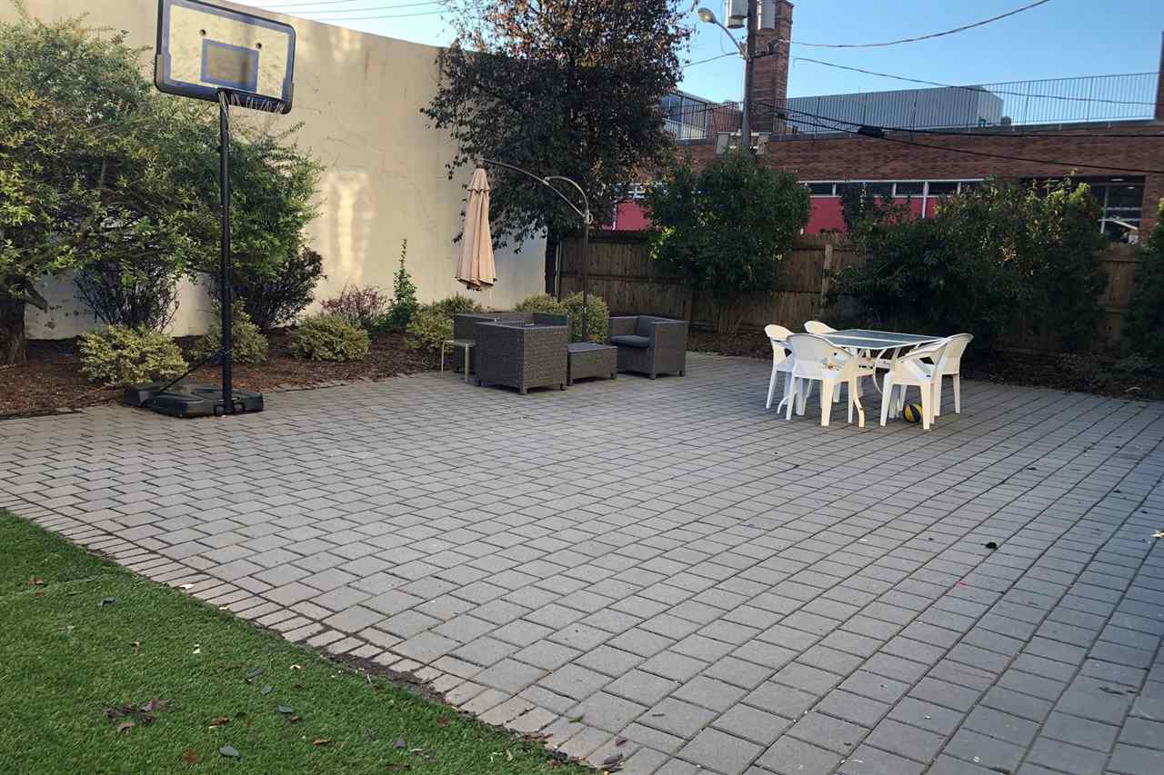 701 MONROE ST Unit: 4a