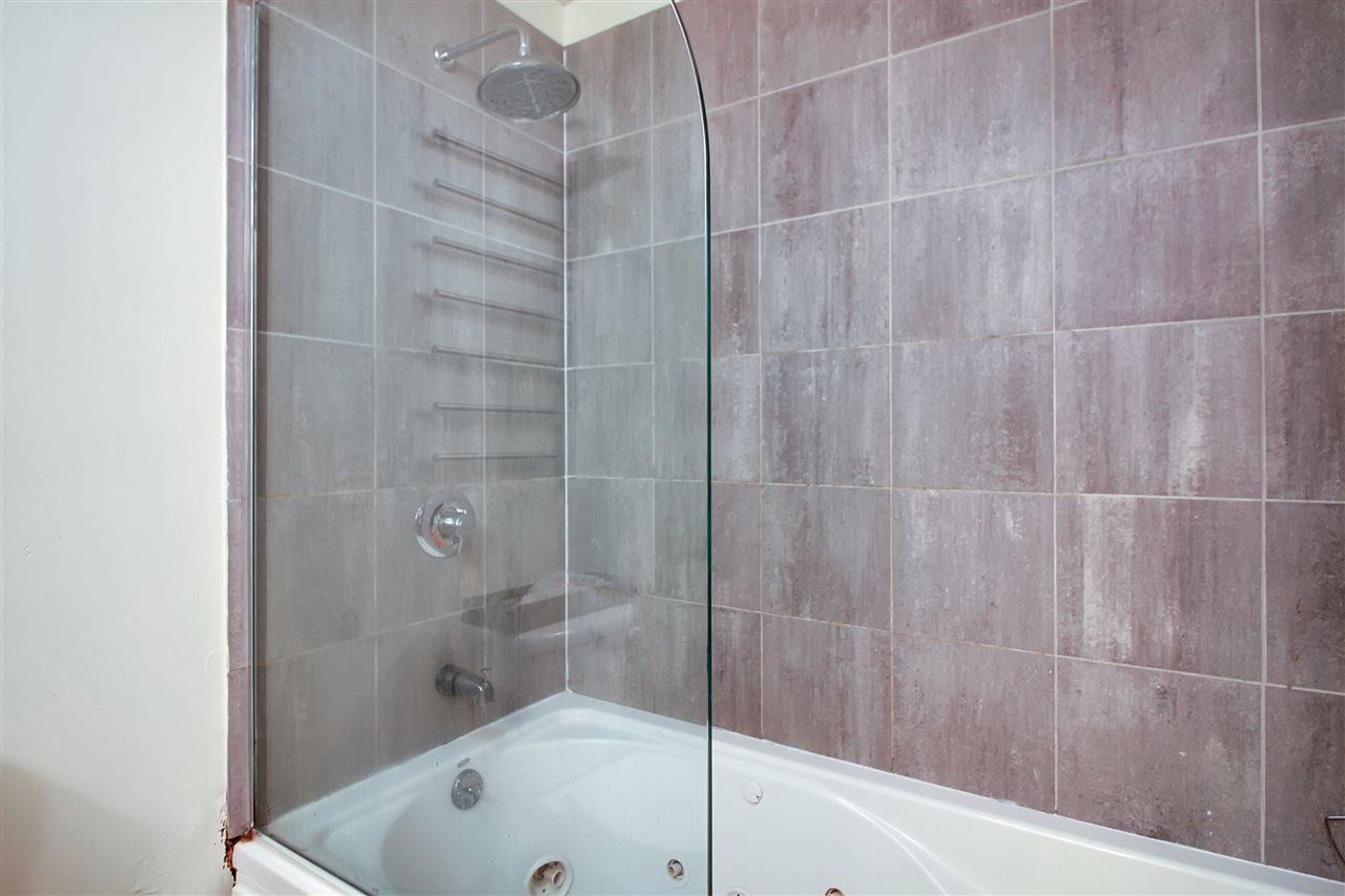 701 MONROE ST Unit: 4a