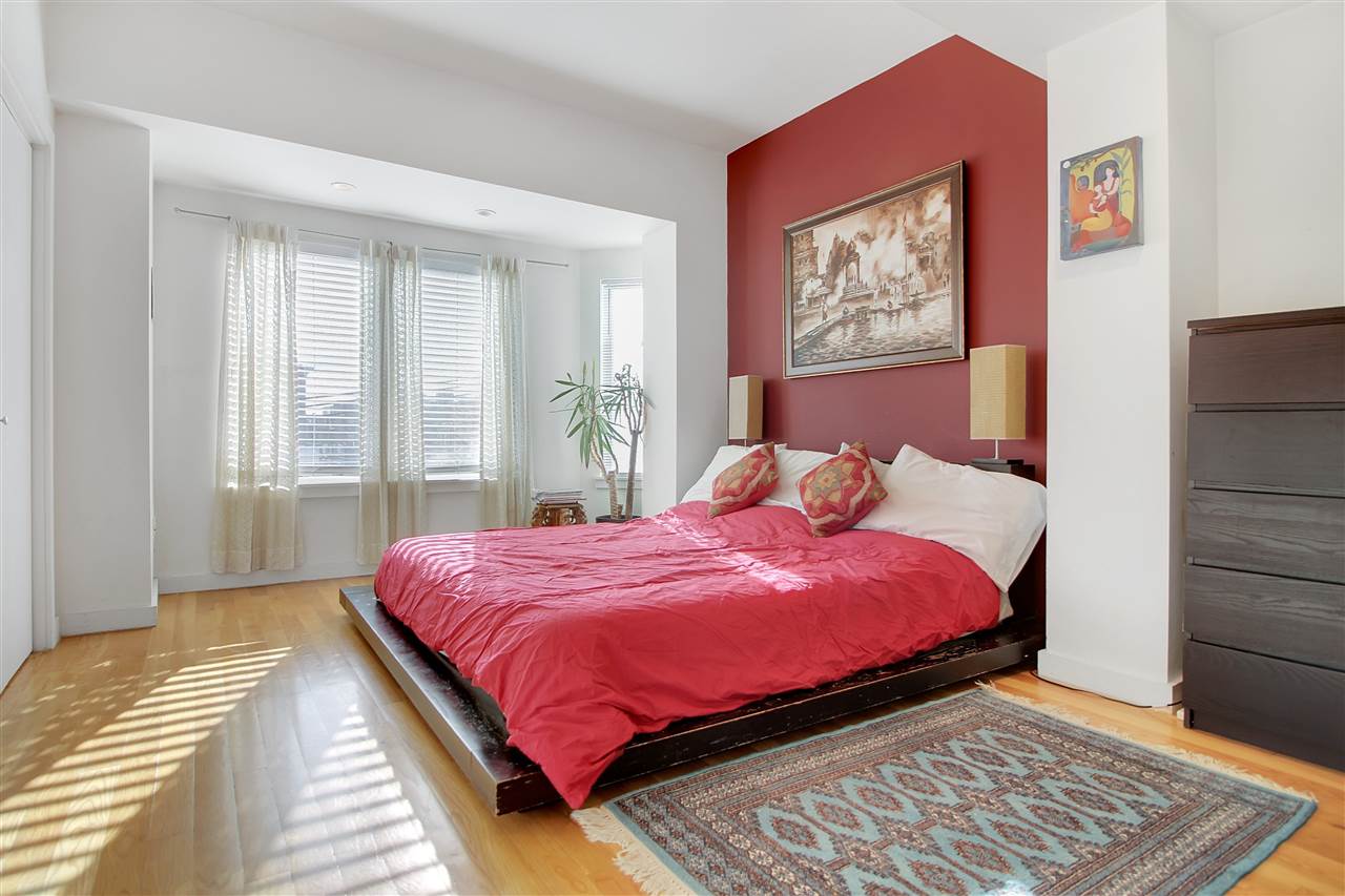 701 MONROE ST Unit: 4a