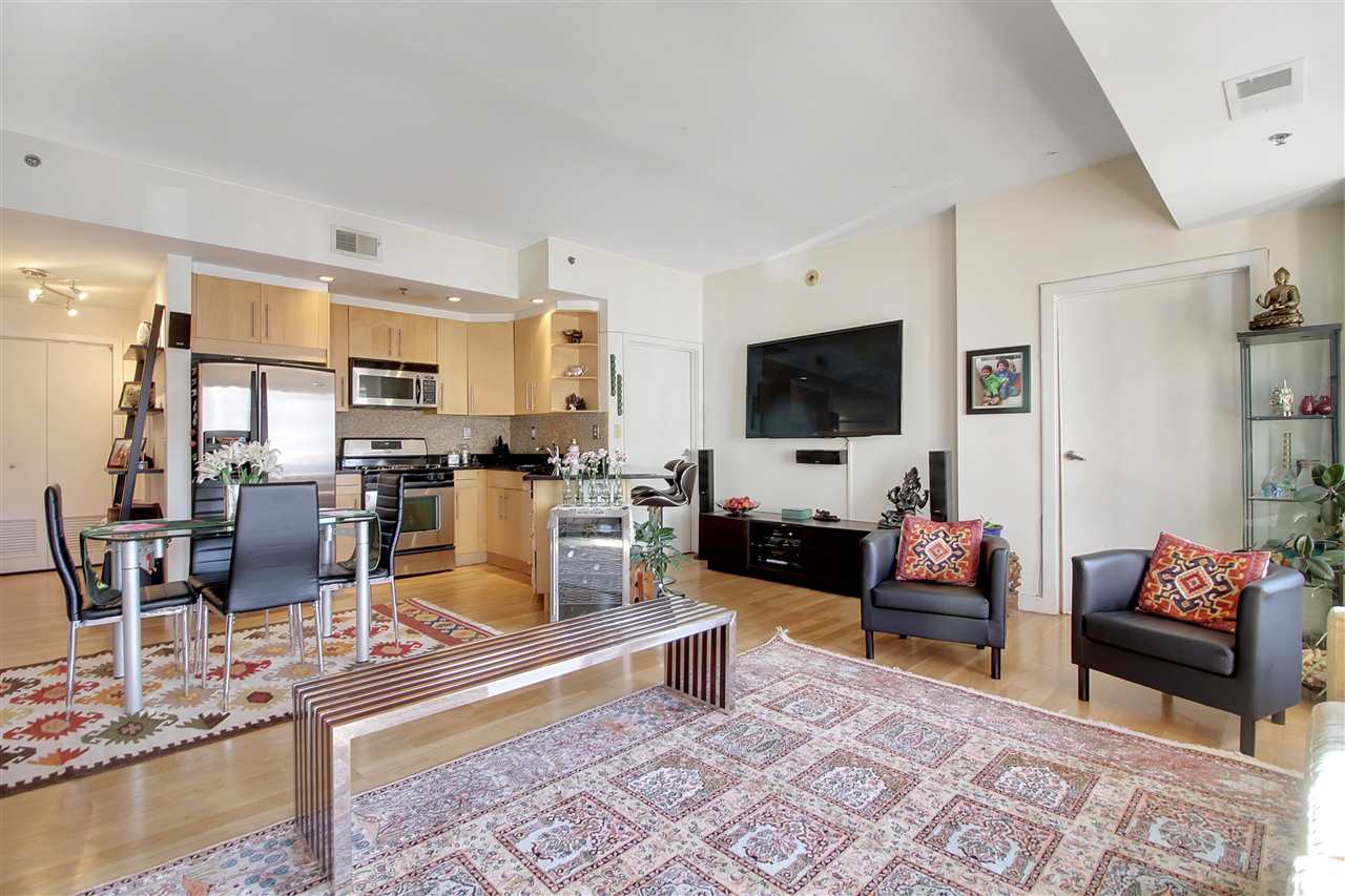701 MONROE ST Unit: 4a