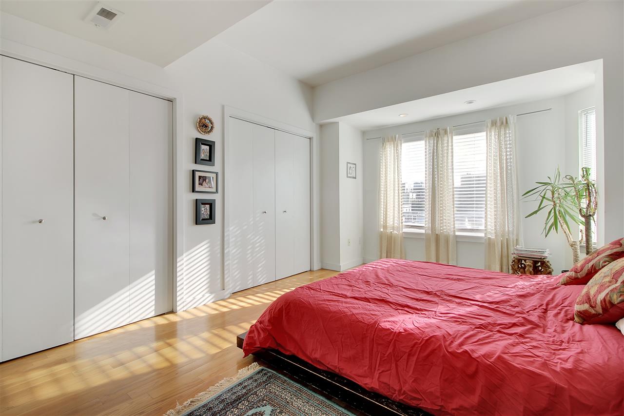 701 MONROE ST Unit: 4a