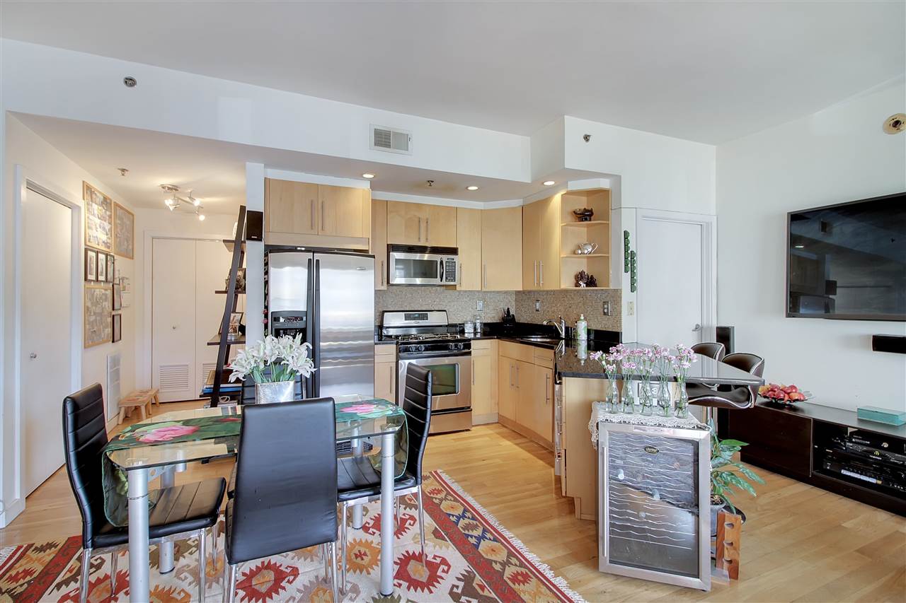 701 MONROE ST Unit: 4a