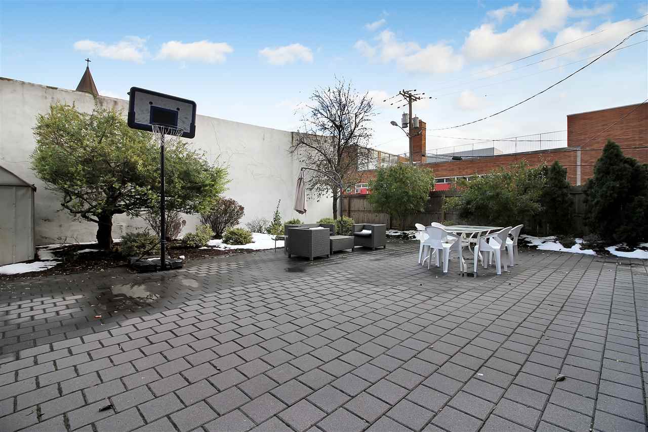 701 MONROE ST Unit: 4a