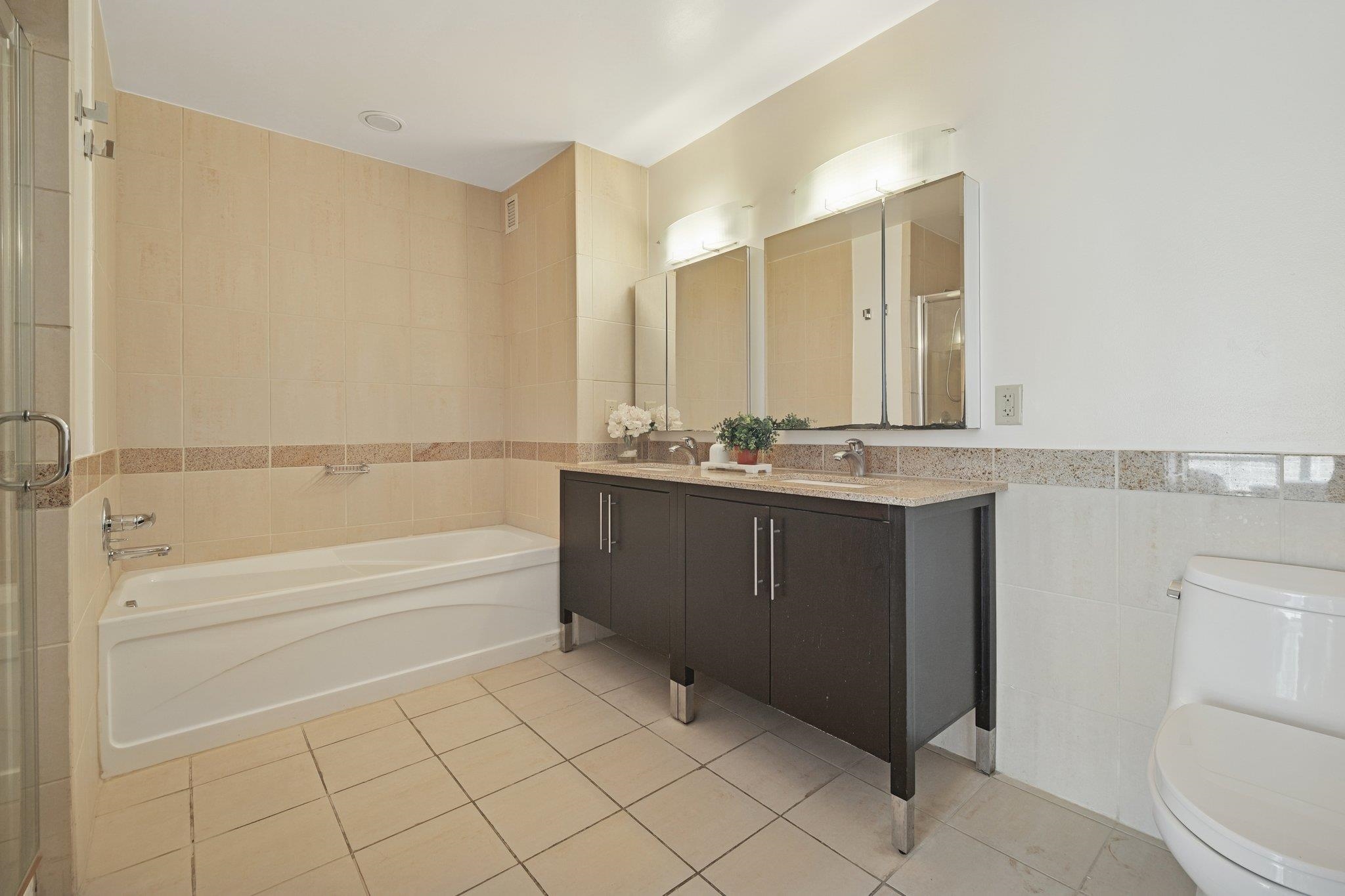 20 NEWPORT PARKWAY Unit: 1011