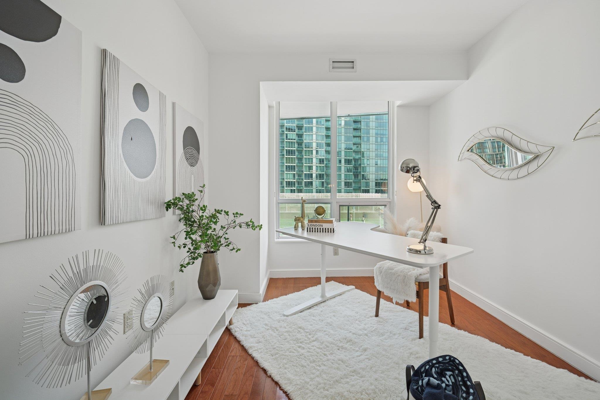 20 NEWPORT PARKWAY Unit: 1011