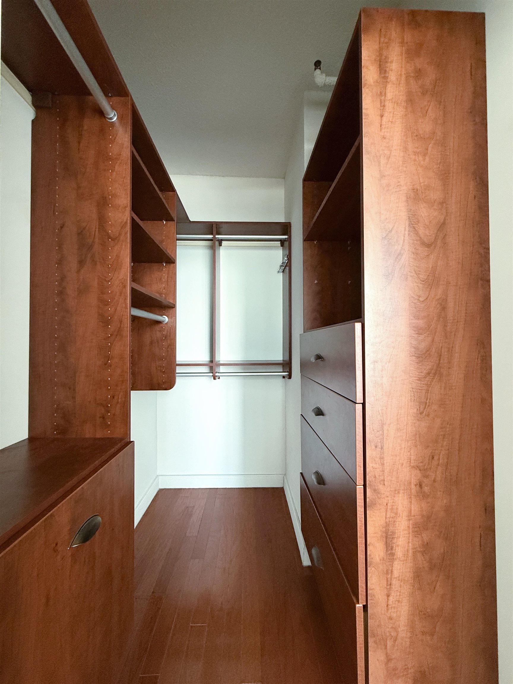 20 NEWPORT PARKWAY Unit: 1011