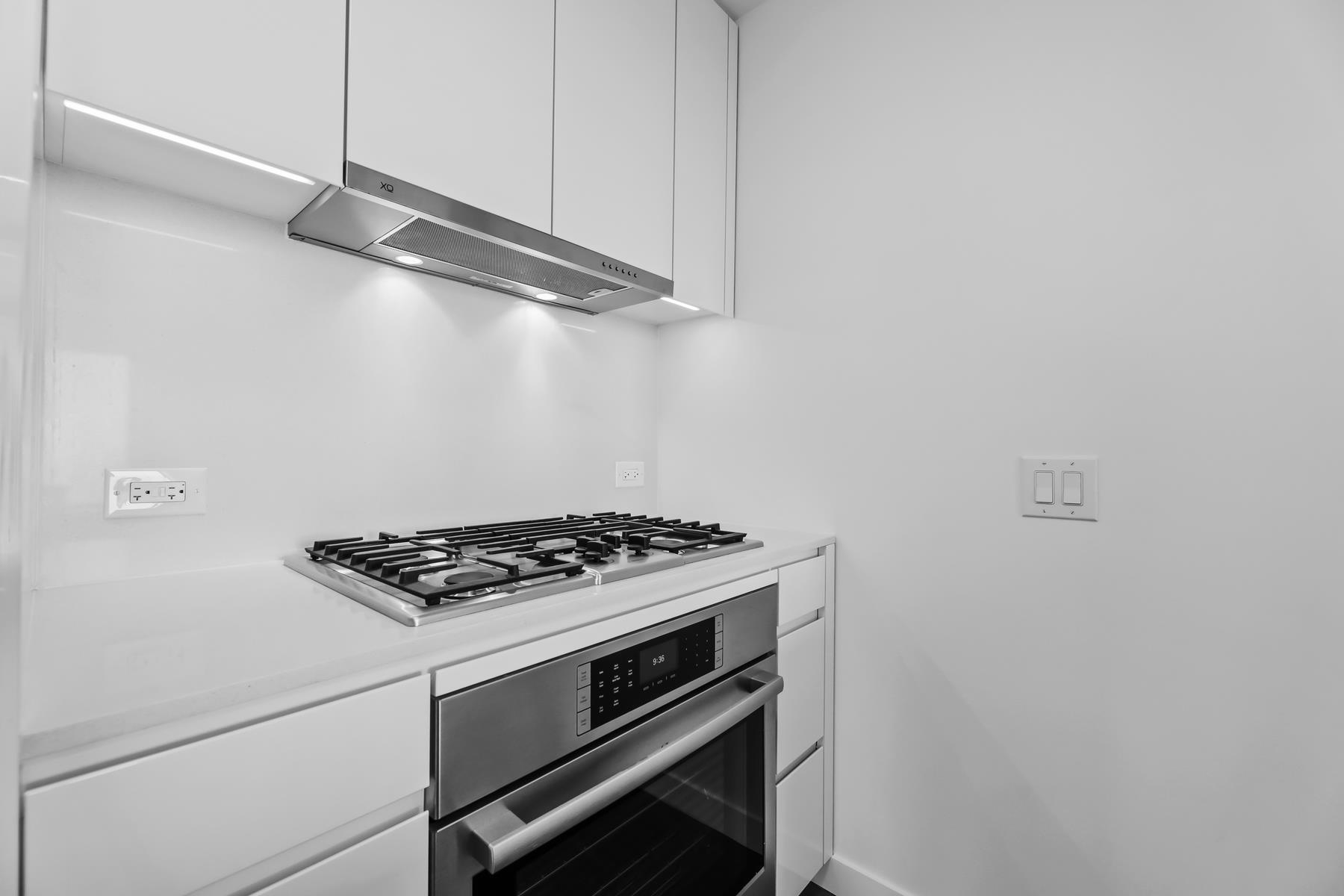 99 HUDSON ST Unit: 2012