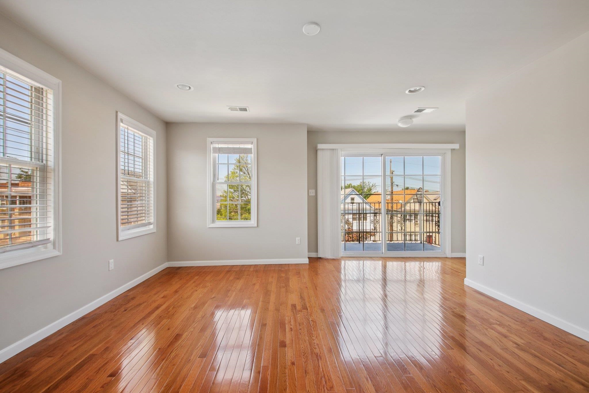 314 AVENUE B Unit: 2