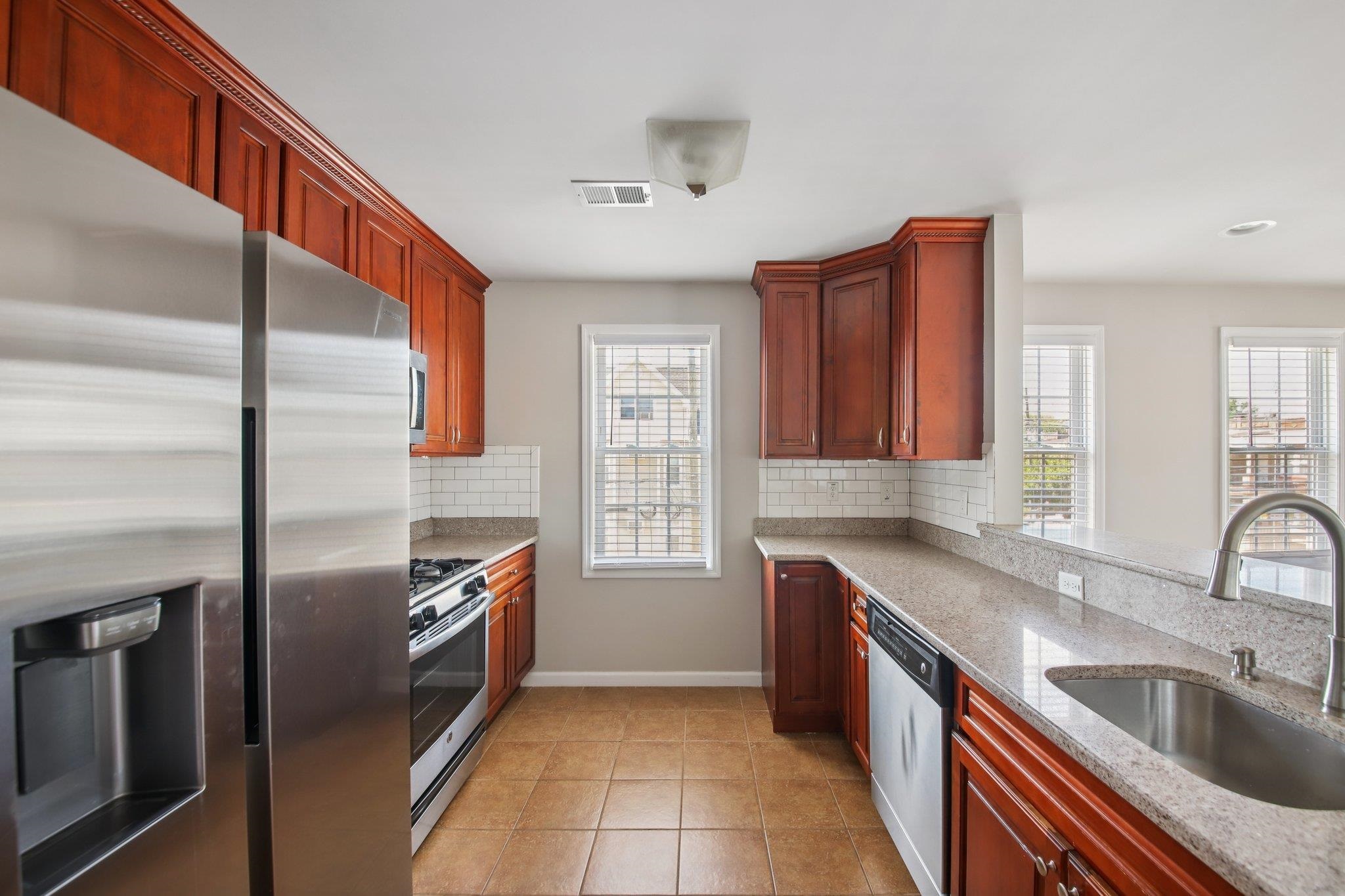 314 AVENUE B Unit: 2