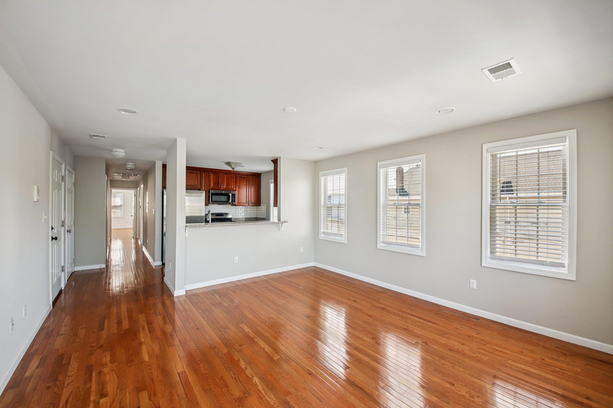 314 AVENUE B Unit: 2