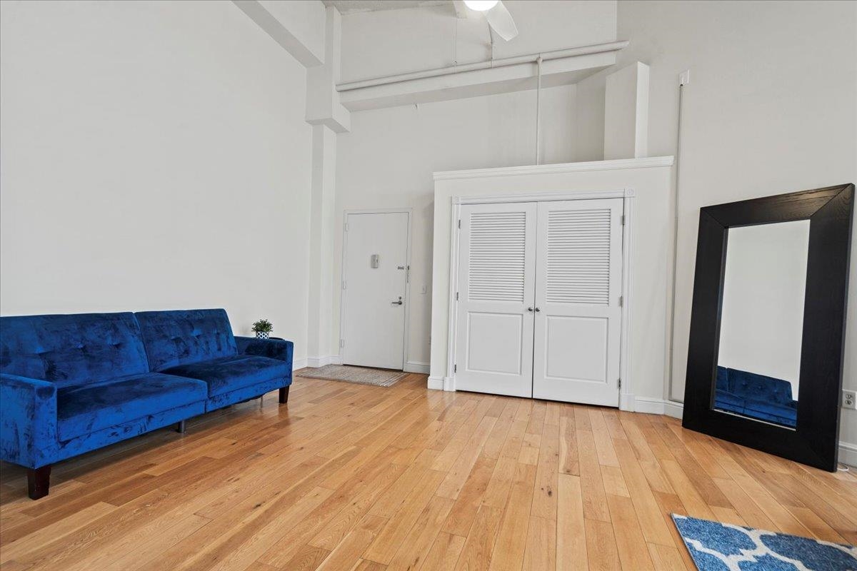 300 COMMUNIPAW AVE Unit: 150