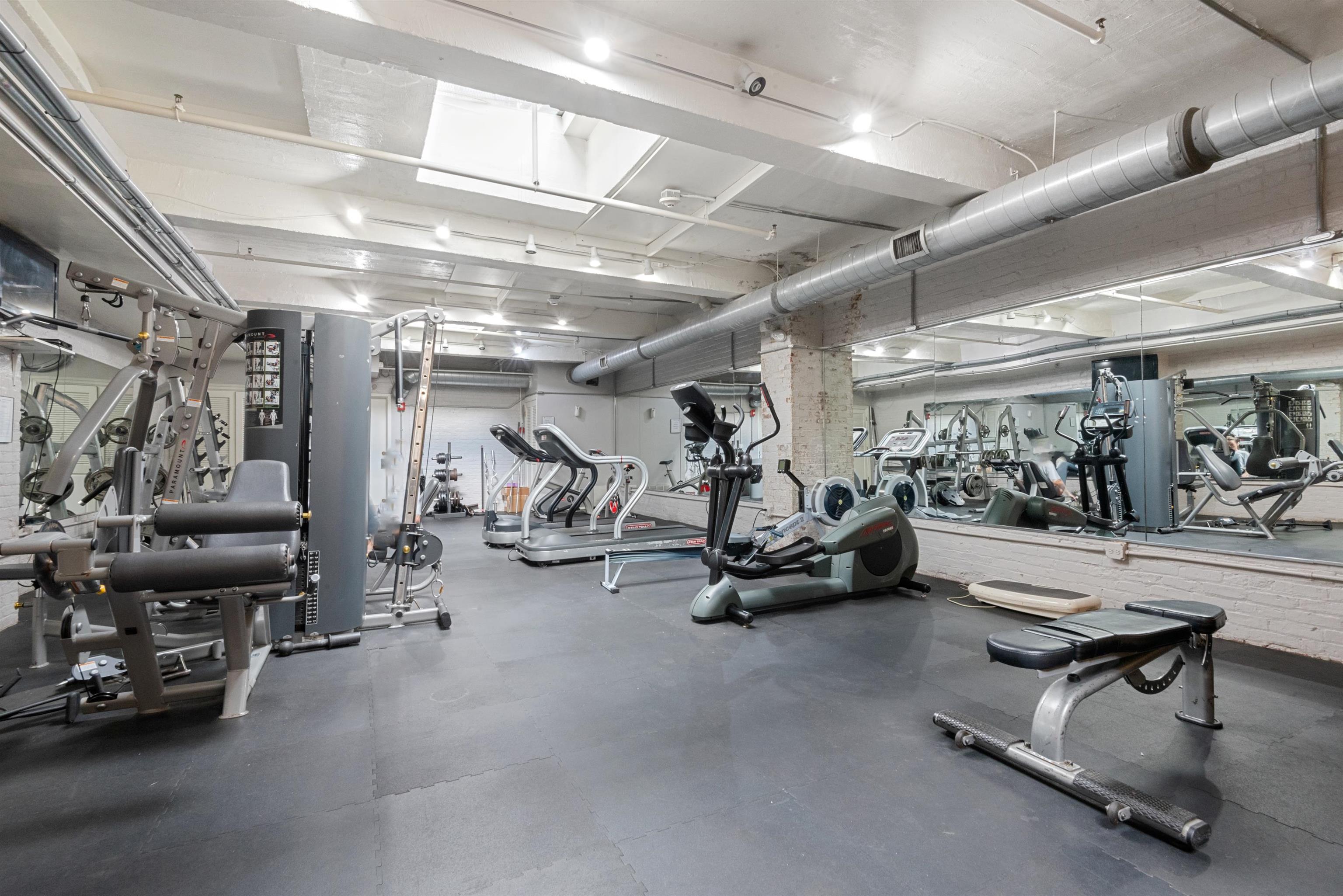 300 COMMUNIPAW AVE Unit: 150