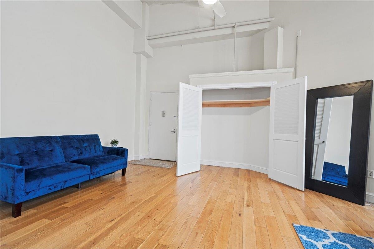 300 COMMUNIPAW AVE Unit: 150
