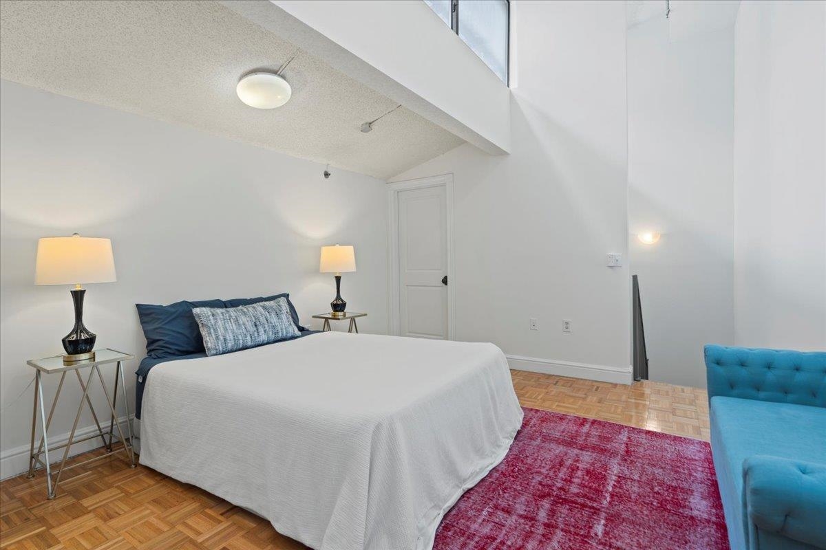 300 COMMUNIPAW AVE Unit: 150