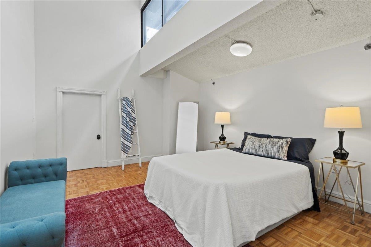 300 COMMUNIPAW AVE Unit: 150