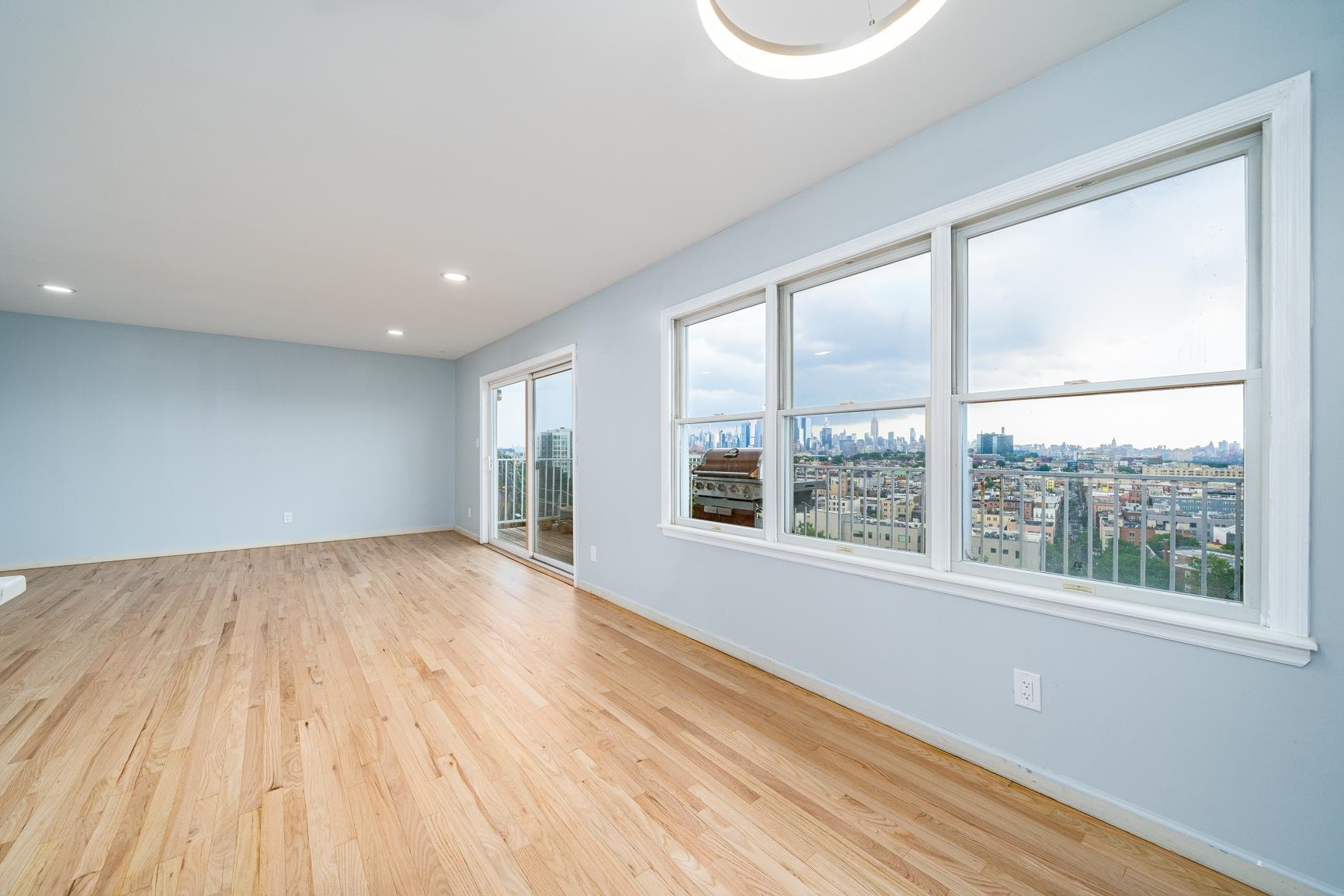 352 OGDEN AVE Unit: 2