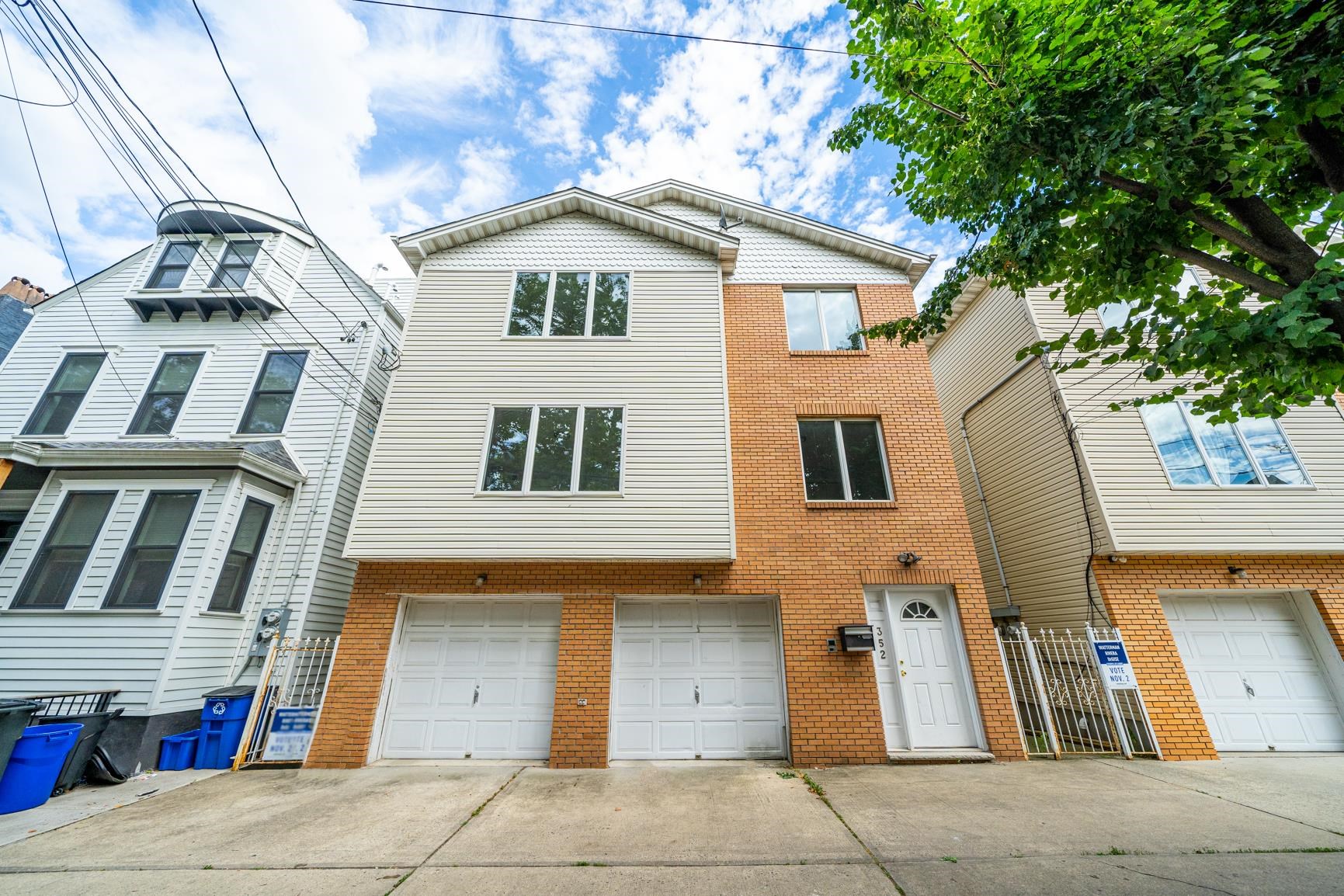 352 OGDEN AVE Unit: 2