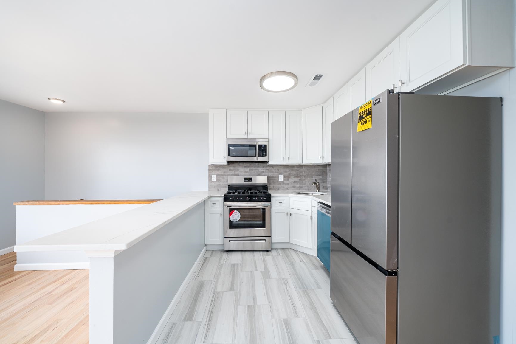 352 OGDEN AVE Unit: 2
